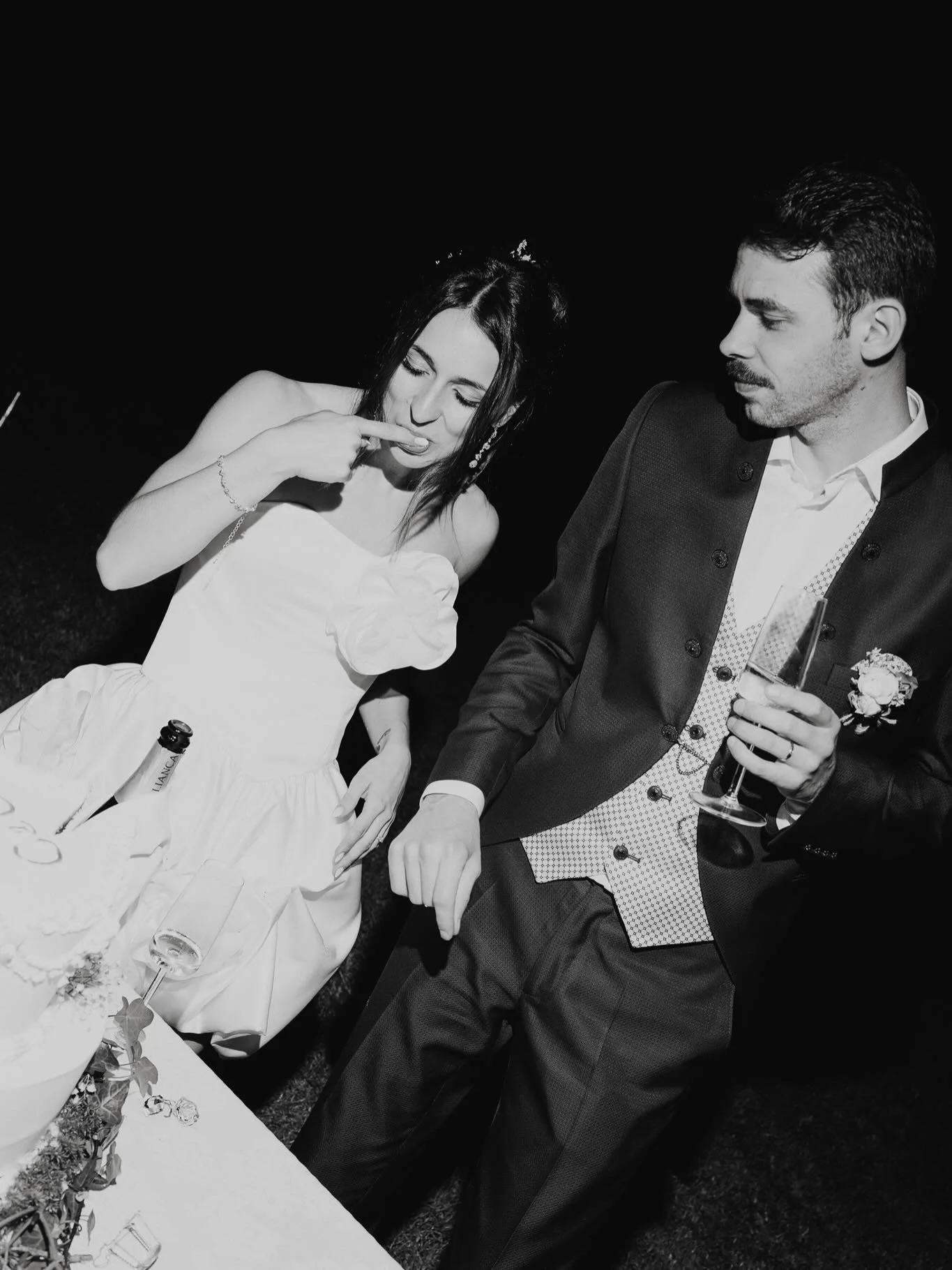 A Cl&aacute;udia e o Gon&ccedil;alo foram tudo aquilo que um casamento simboliza.

A descomplica&ccedil;&atilde;o. A tranquilidade de quem sabe o que sente. A alegria de estar rodeado das pessoas certas.

Vi amigos que celebraram de cora&ccedil;&atil