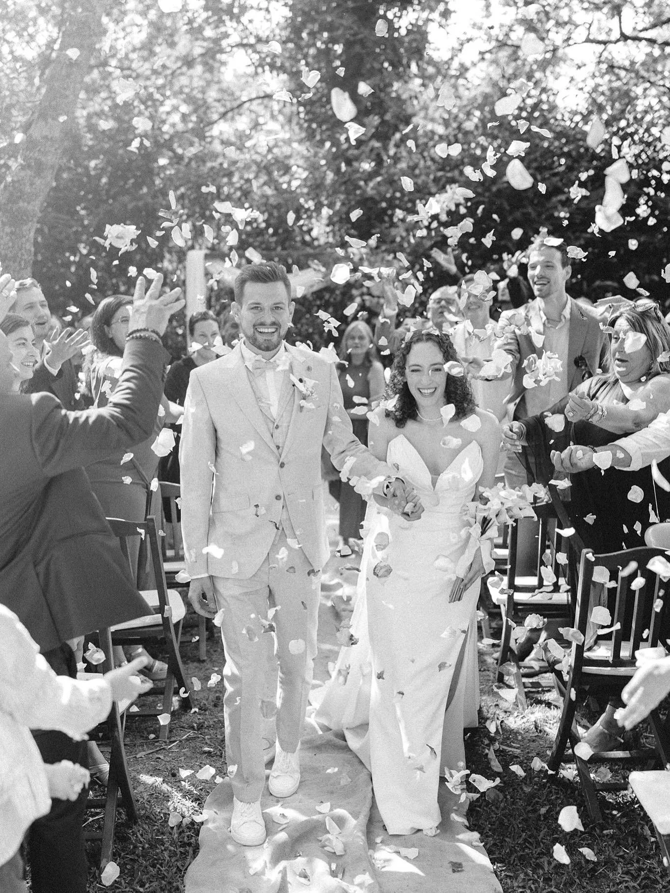 Some loves have no explanation for how they begin, but every reason to last. 
Happy to see them together and to witness such a special story. Forever grateful to be part of your beautiful journeys.

Venue: @quintadaeira_casamentos 
V&iacute;deo: @cos