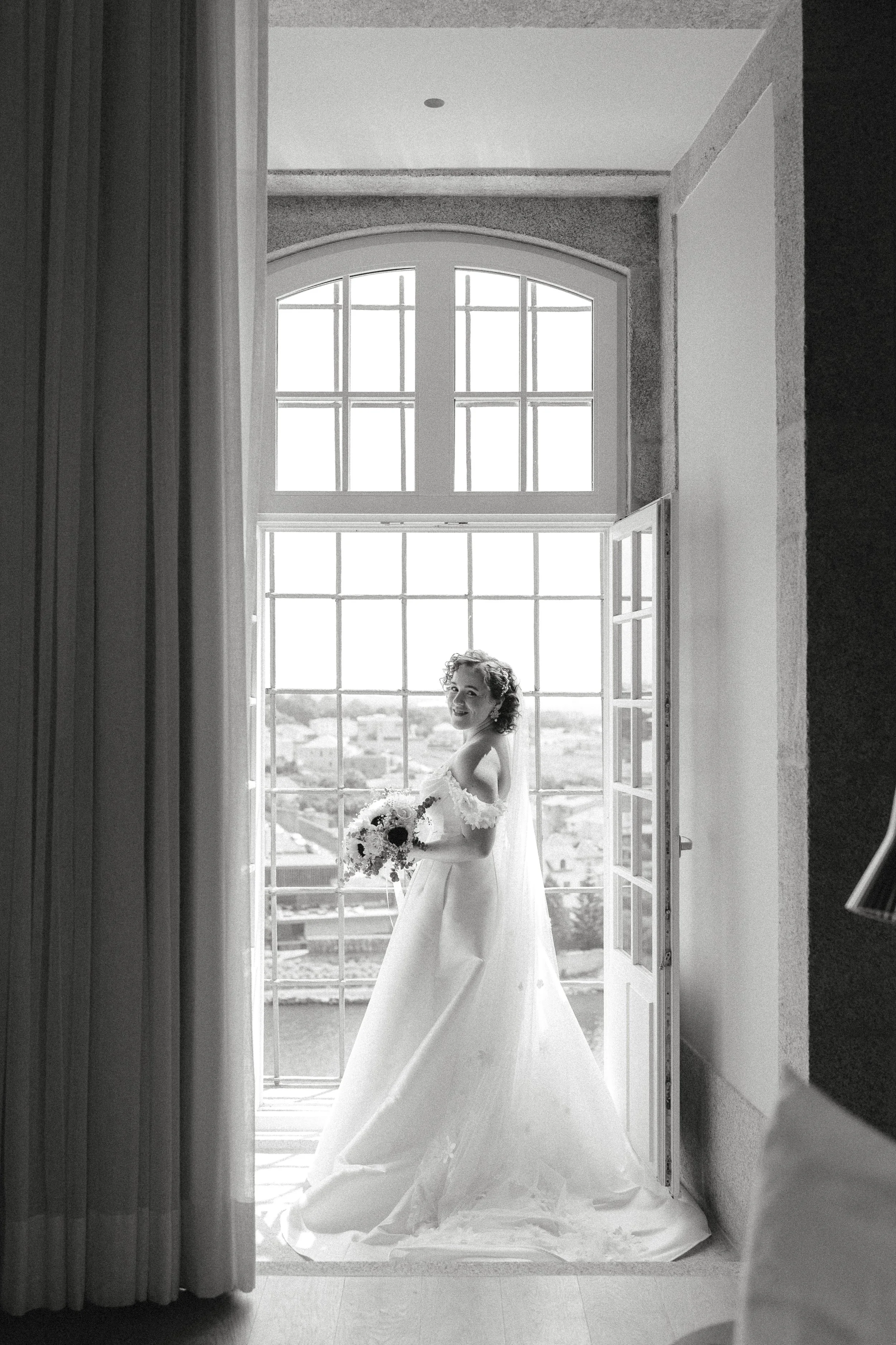  bride morning photos at the Lince Hotel Vila do Conde 