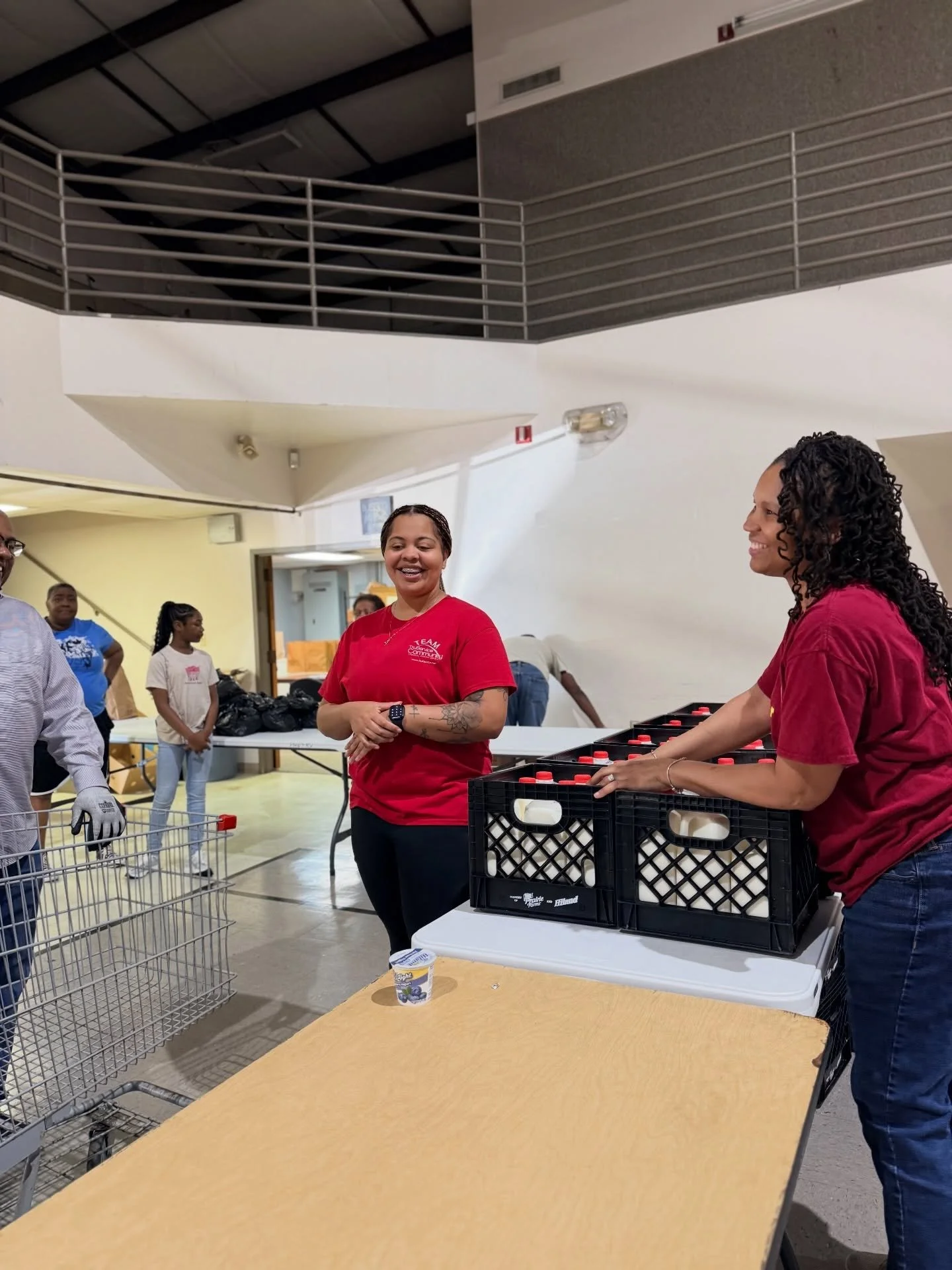 At TruService, people helping people doesn&rsquo;t stop when the work week ends 💙

We&rsquo;re kicking off our weekend by volunteering in our community. Wishing all of our members a great weekend ahead!

#Community #TruServiceFCU #givingback #hereto