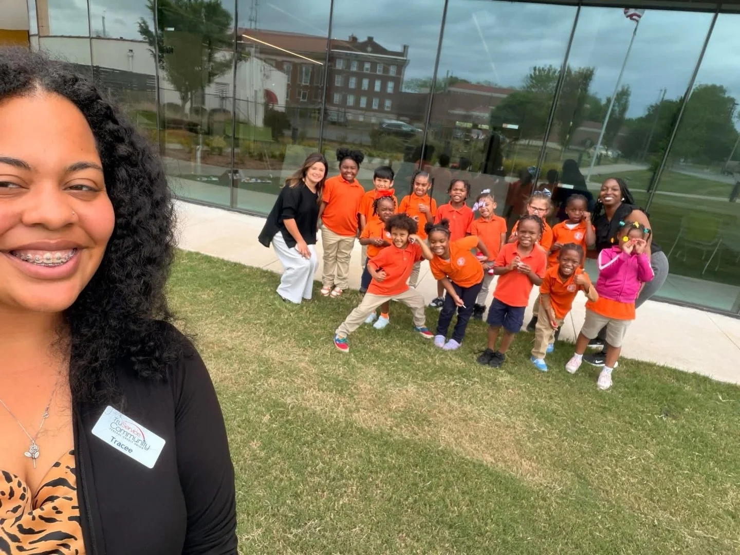 We had such a great time at Piggy Bank Palooza with the amazing students at @aspirepinebluff ! 🎨🐷

Ms. Jones kindergarten class got creative painting their very own piggy banks while learning important money lessons like the difference between need
