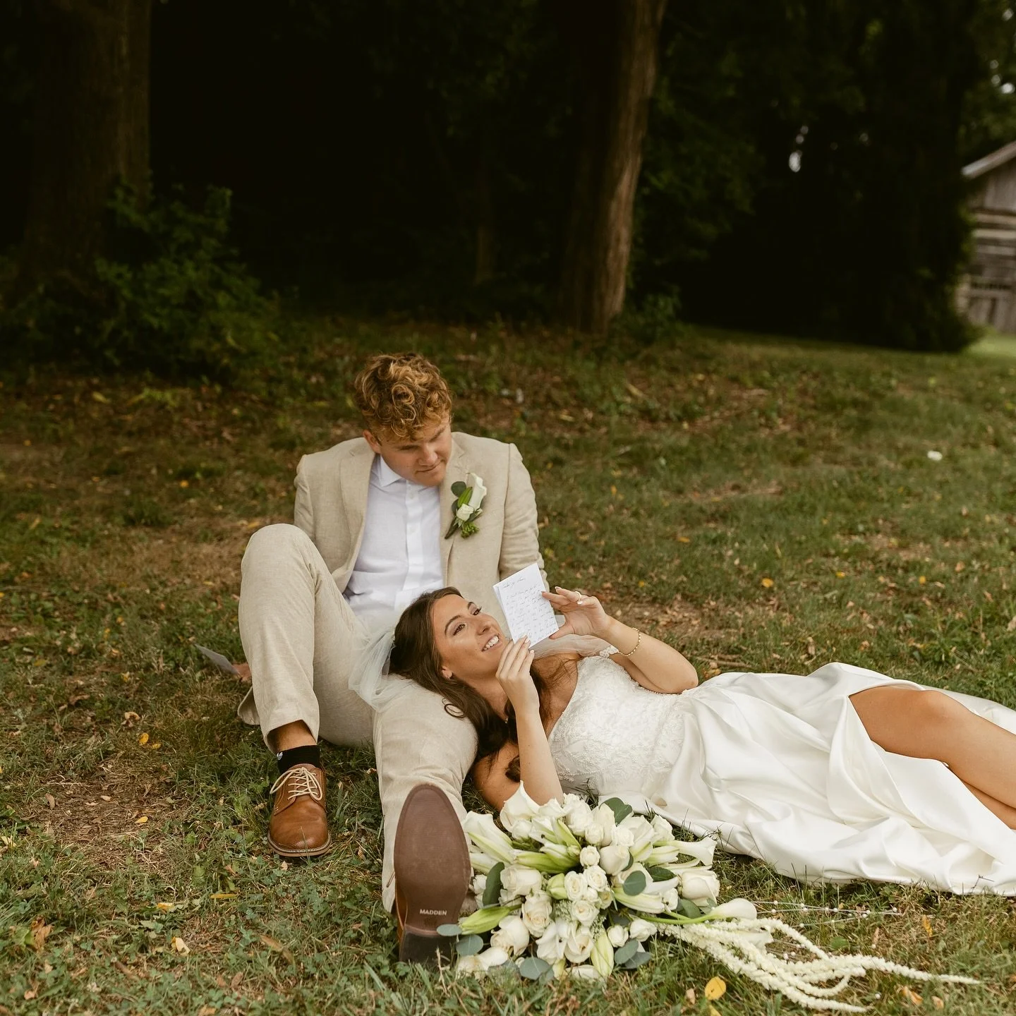 Hope wanted a quiet moment to exchange letters after the ceremony, and I&rsquo;ve gotta say there&rsquo;s something a little more relaxed about doing it after the &lsquo;I do&rsquo;s&rsquo; instead of before 💌