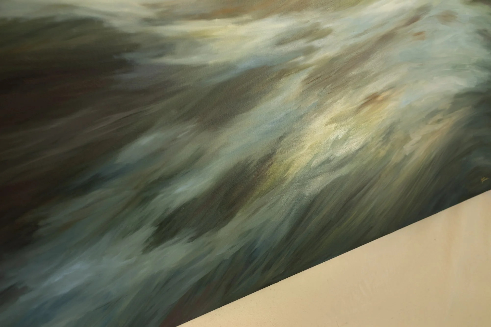 Between-Us-Until-the-wind-Collection-2026-side-detail.jpg
