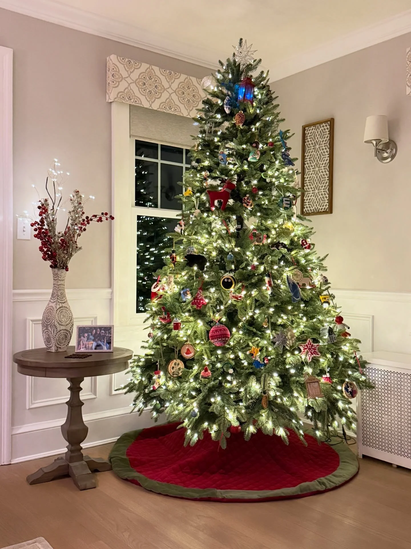 M E R R Y&hellip; D E C E M B E R. The elves are busy busy&mdash; churning out fabulous visuals and prepping the home for a very special holiday ahead. The year has flown by! And, we&rsquo;re filled with gratitude. The Christmas music is officially o