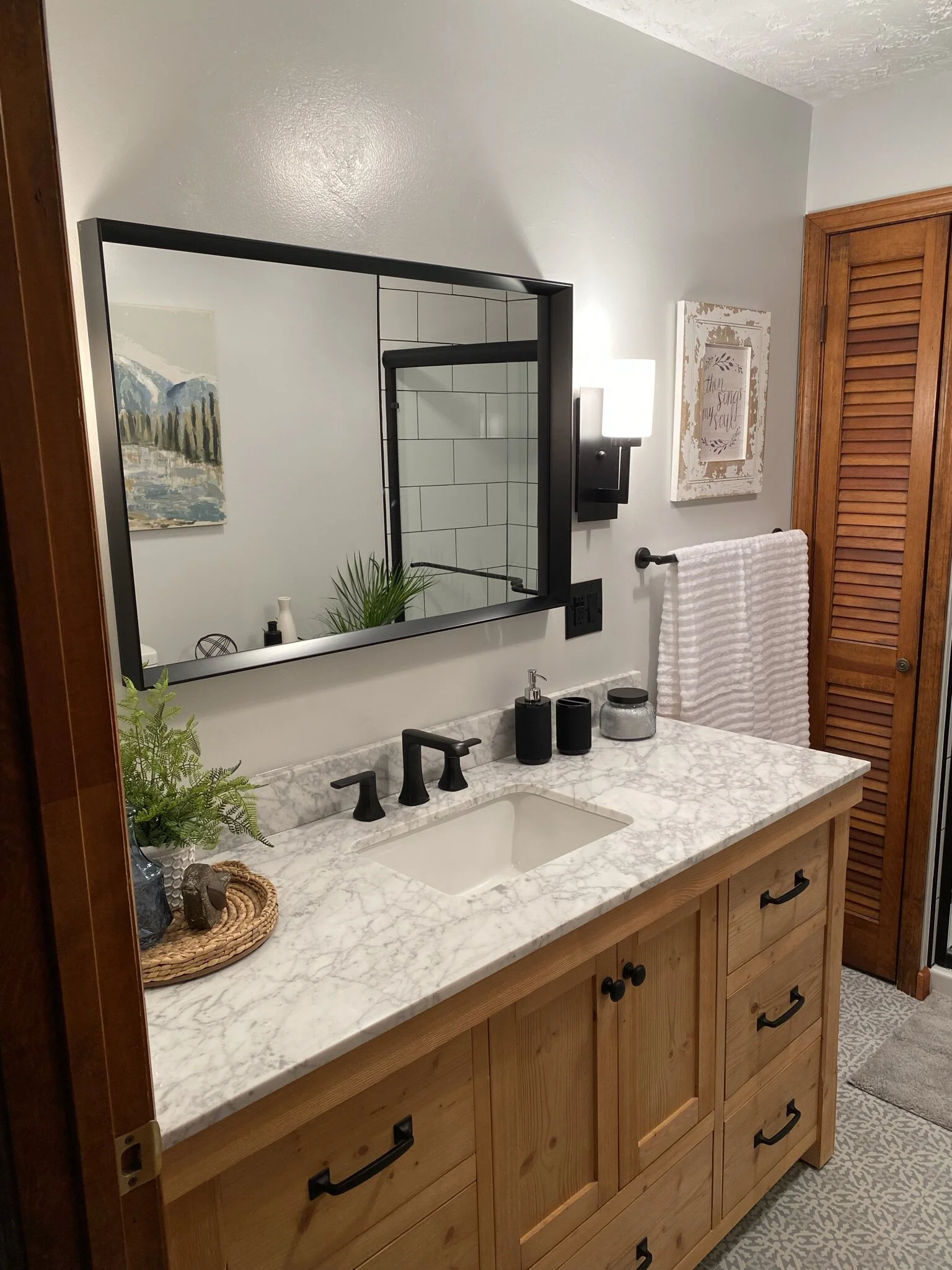 Photo and Design by Lynn Riehm