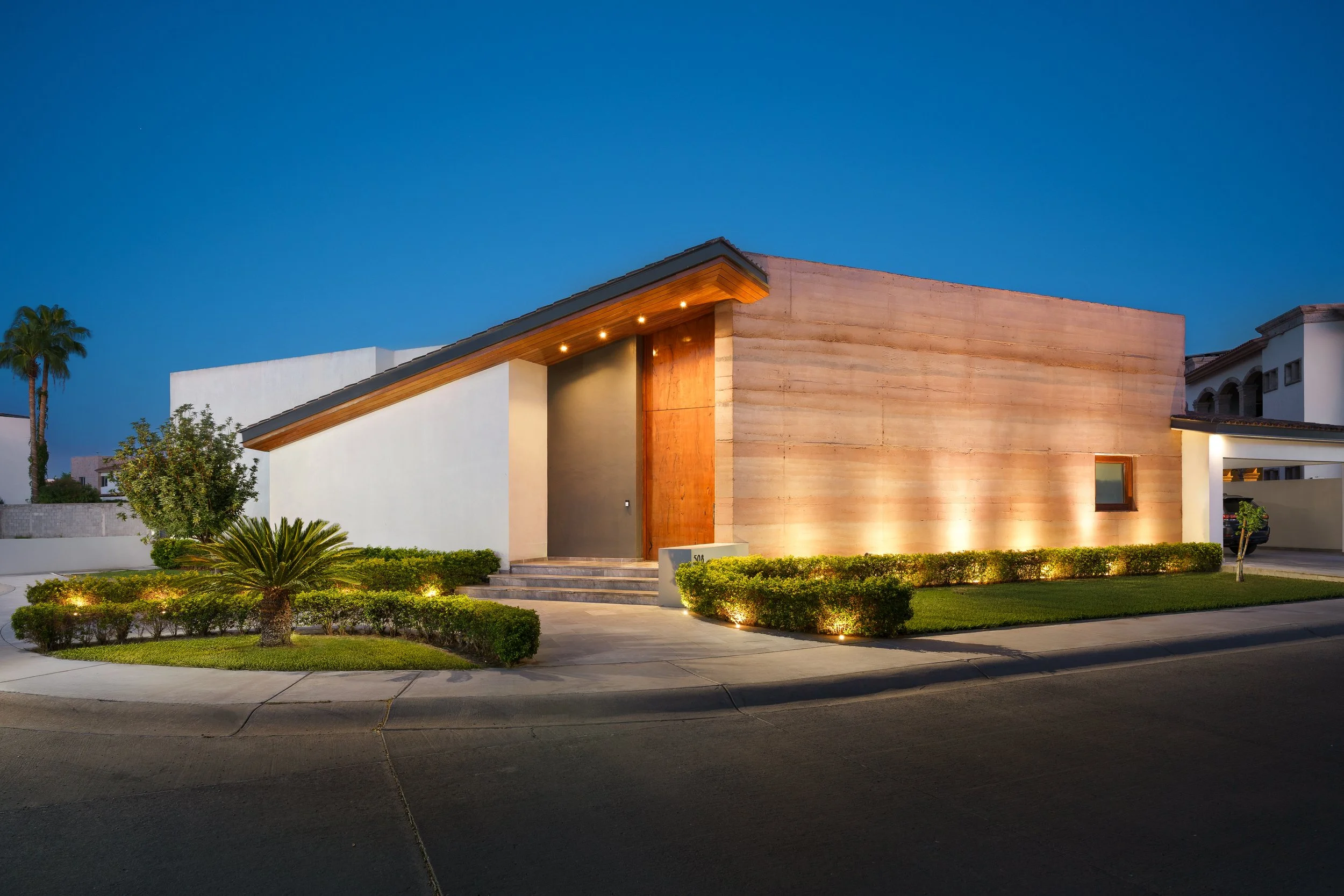 Fachada Los Lagos-1.jpg