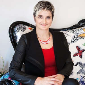 Dr. Hana Merenea O'Regan ONZM — Te Kaiaotanga o te Reo