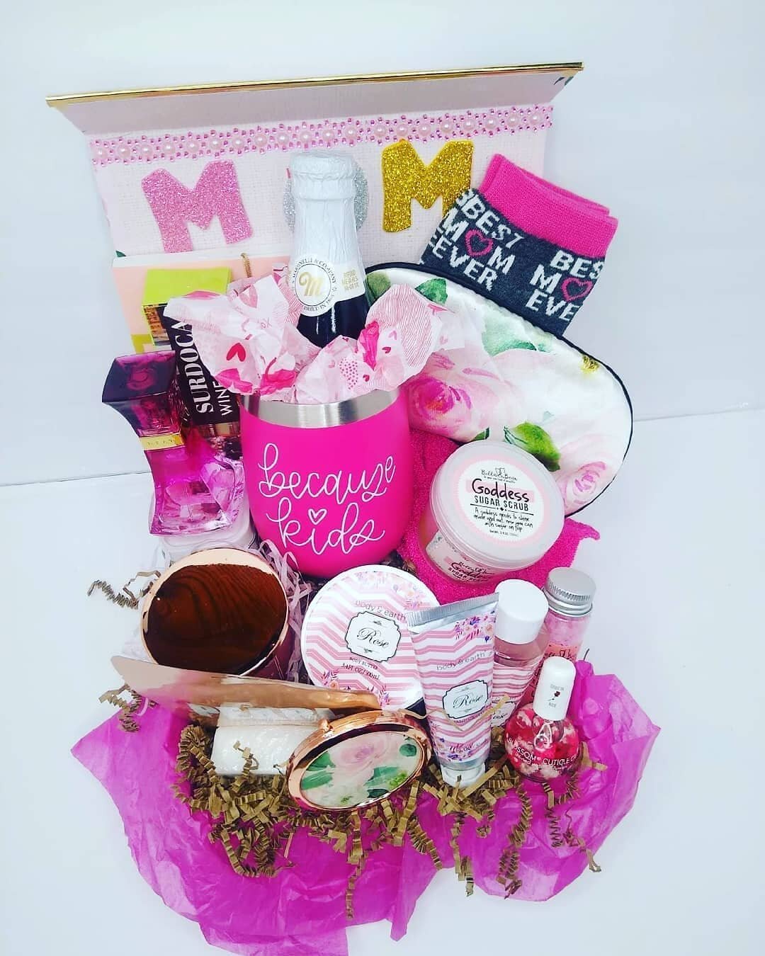It's that time of year when we &quot;officially&quot; celebrate Mom! 

Sunday May 9th is Mother's Day, shop Kreative Kreations by Kitorah for the perfect customized luxury gift box.

Check out my website by clicking the link in my bio to get started 