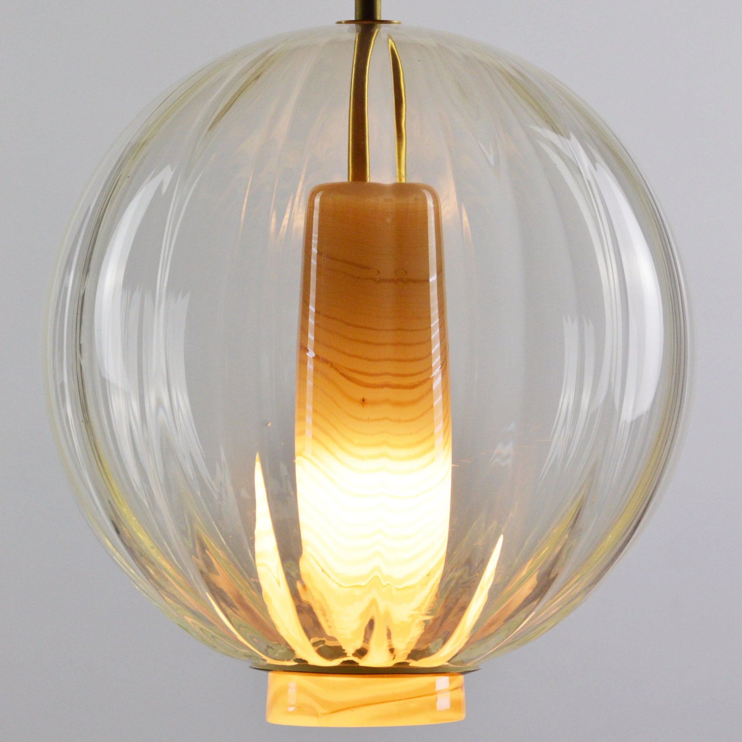 Atelier George-Collection Moire-Suspension Globe-jaune pale-zoom.jpg