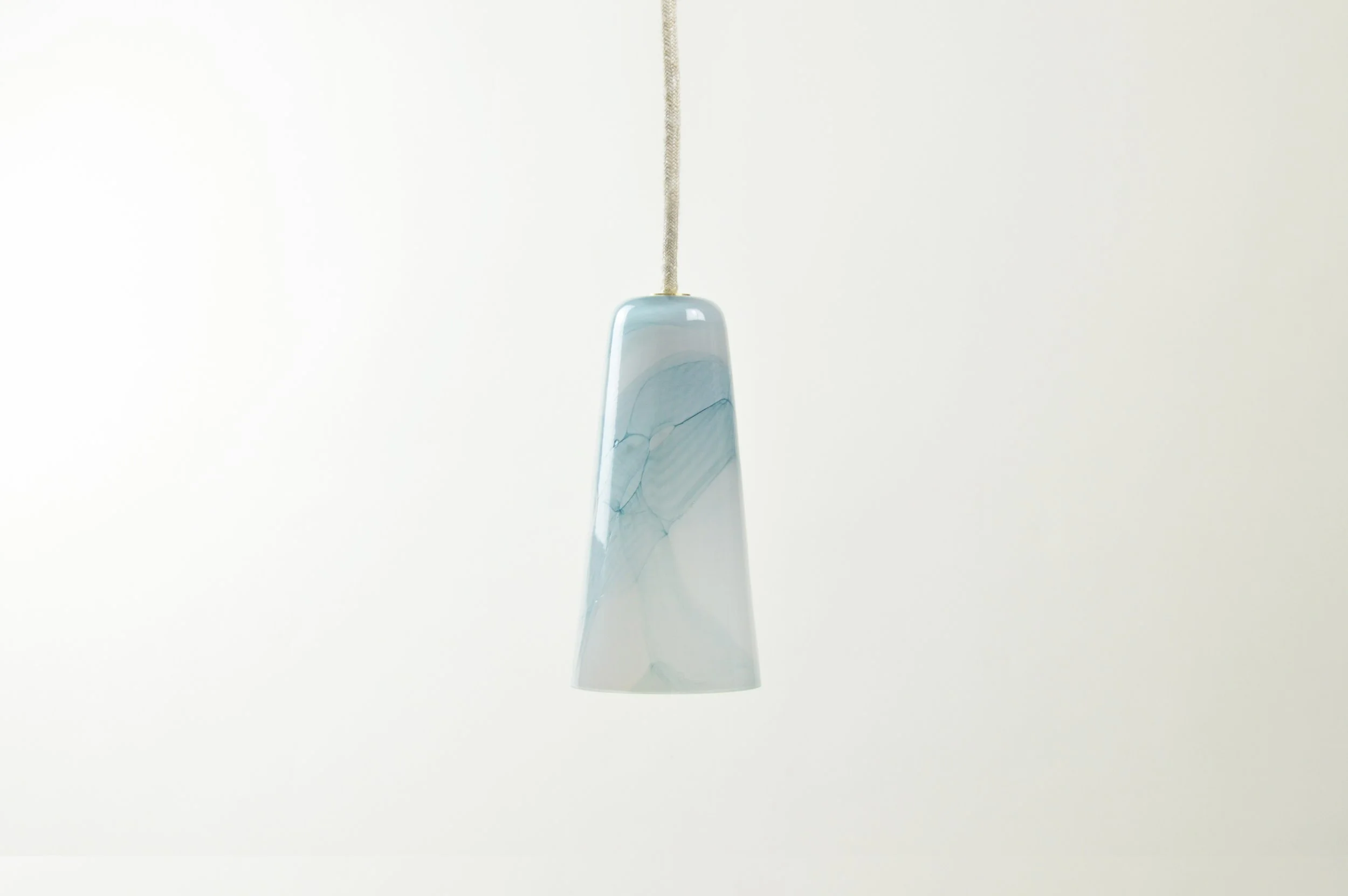 Atelier George-Collection Moire-Suspension Delta-gris clair-turquoise.jpg