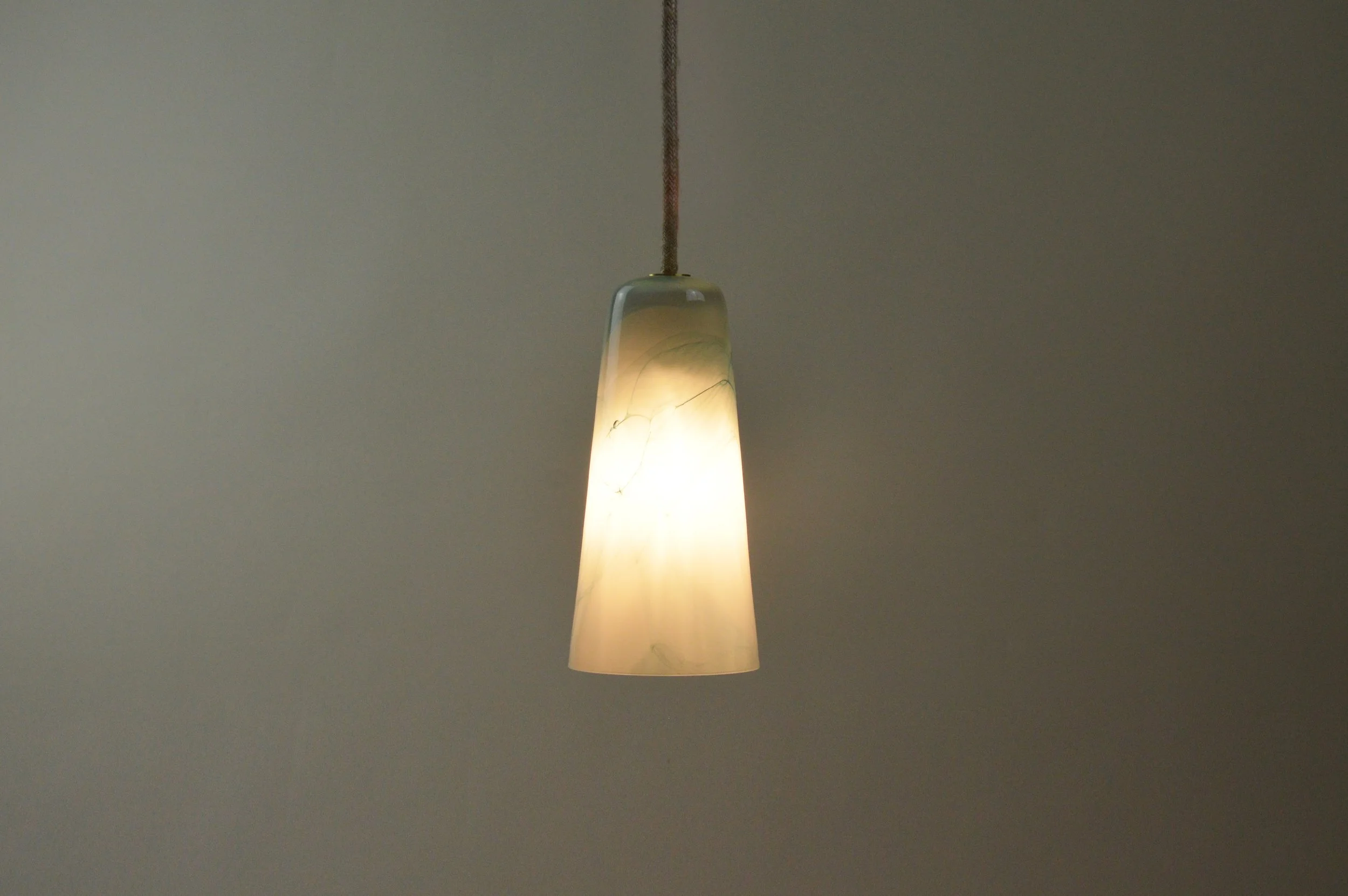 Atelier George-Collection Moire-Suspension Delta-gris clair-turquoise (2).jpg