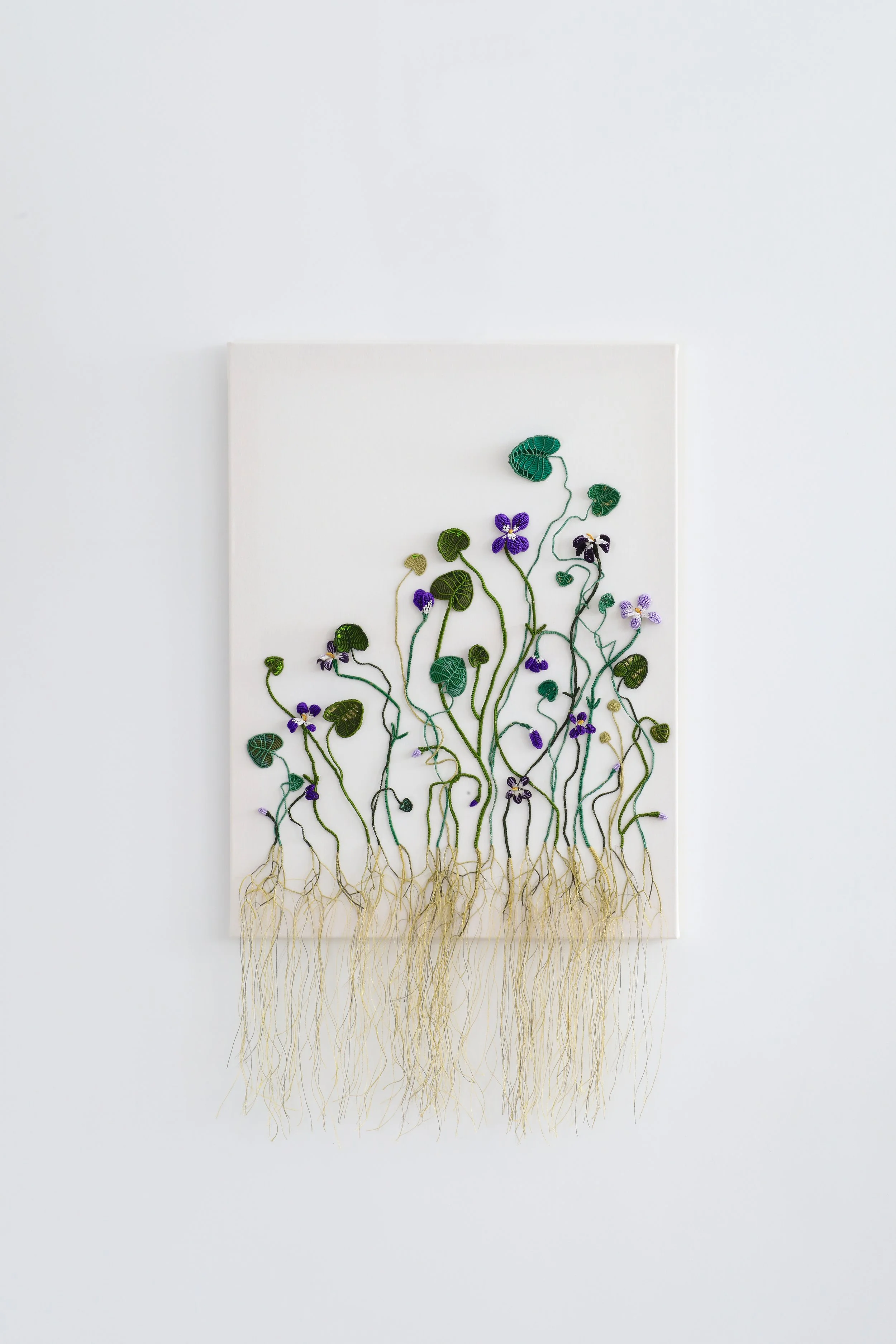Laurentine Périlhou_Violettes_Macramé sur toile Copyright Ludovic Maisant (1).jpg