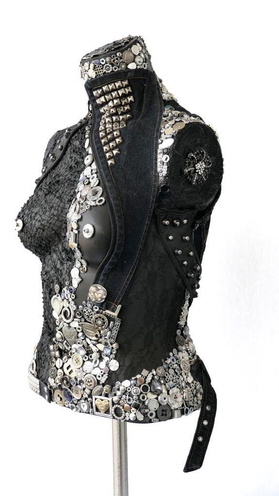 18_Oliphant_Silver Fox_detail_3.jpeg