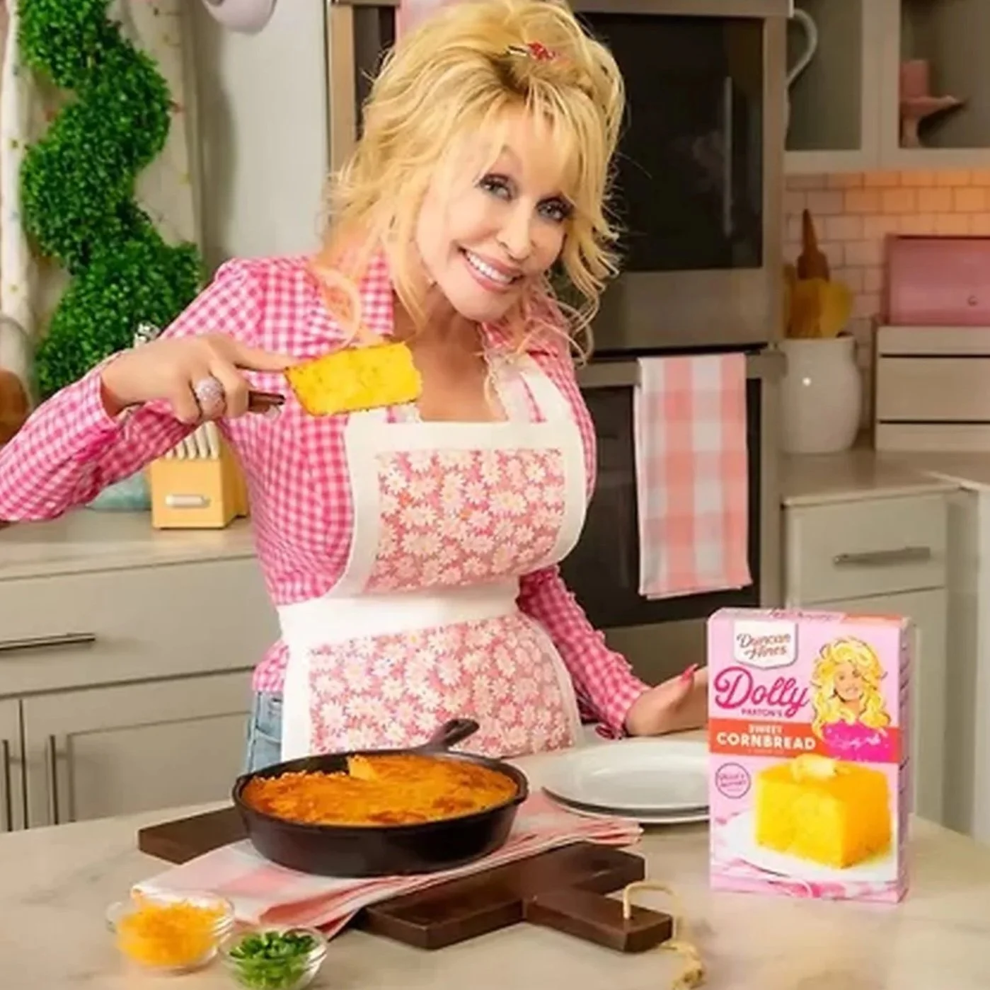 DH-Dolly-Baking-Mixes-Lifestyle_4x_upscaled.jpg