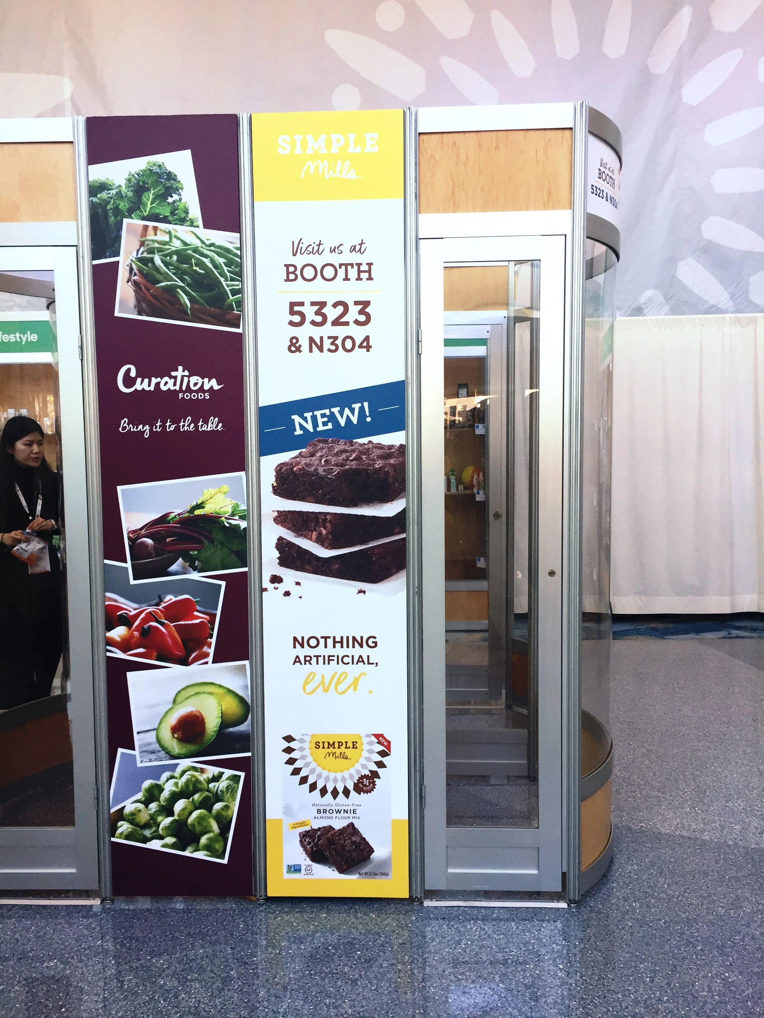 simple-mills-expo-display-2.jpg