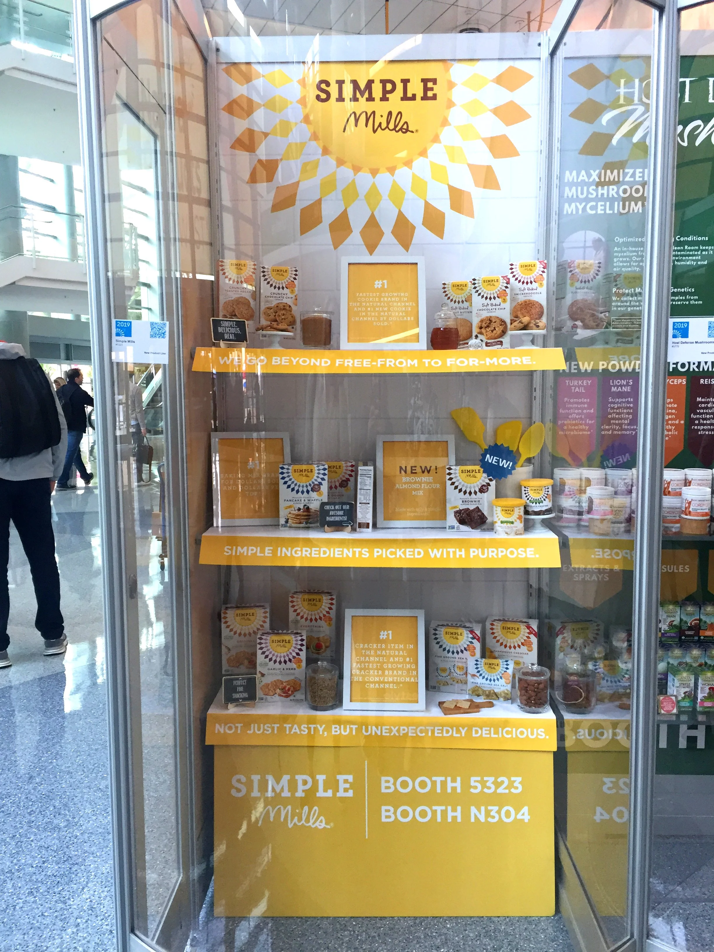 simple-mills-expo-display-1.jpg