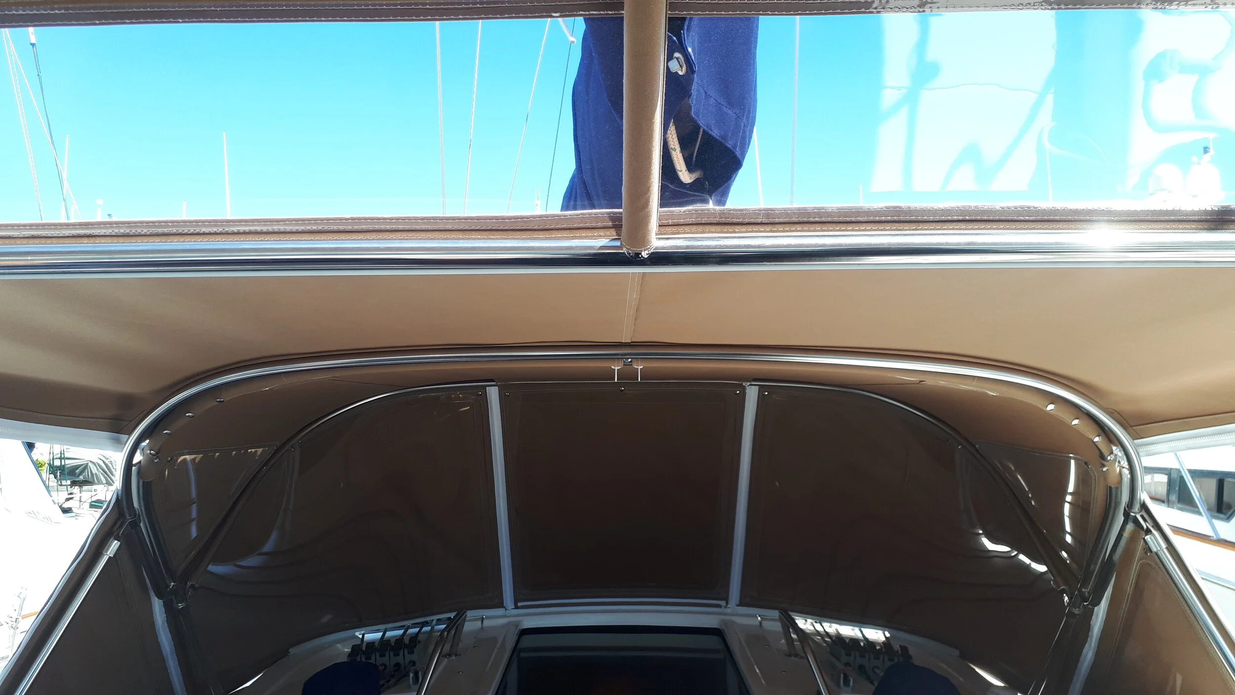 Catalina 470 Dodger, dbl Connector.jpg