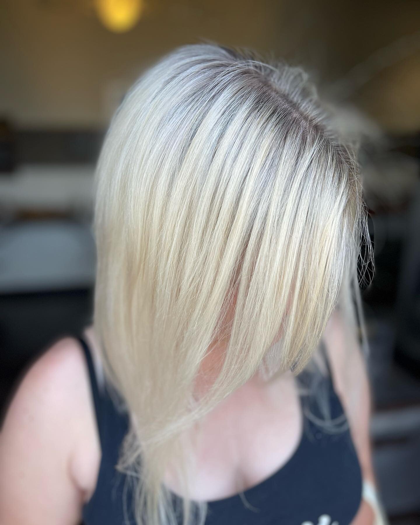 When you&rsquo;re moving your client away from years of damaging global bleaching, and tackling about 5 inches of very dark regrowth, the process is low and slow baby 🤌🏻
.
Transitioned pretty miss Michelle to all over baby lights to help bring her 