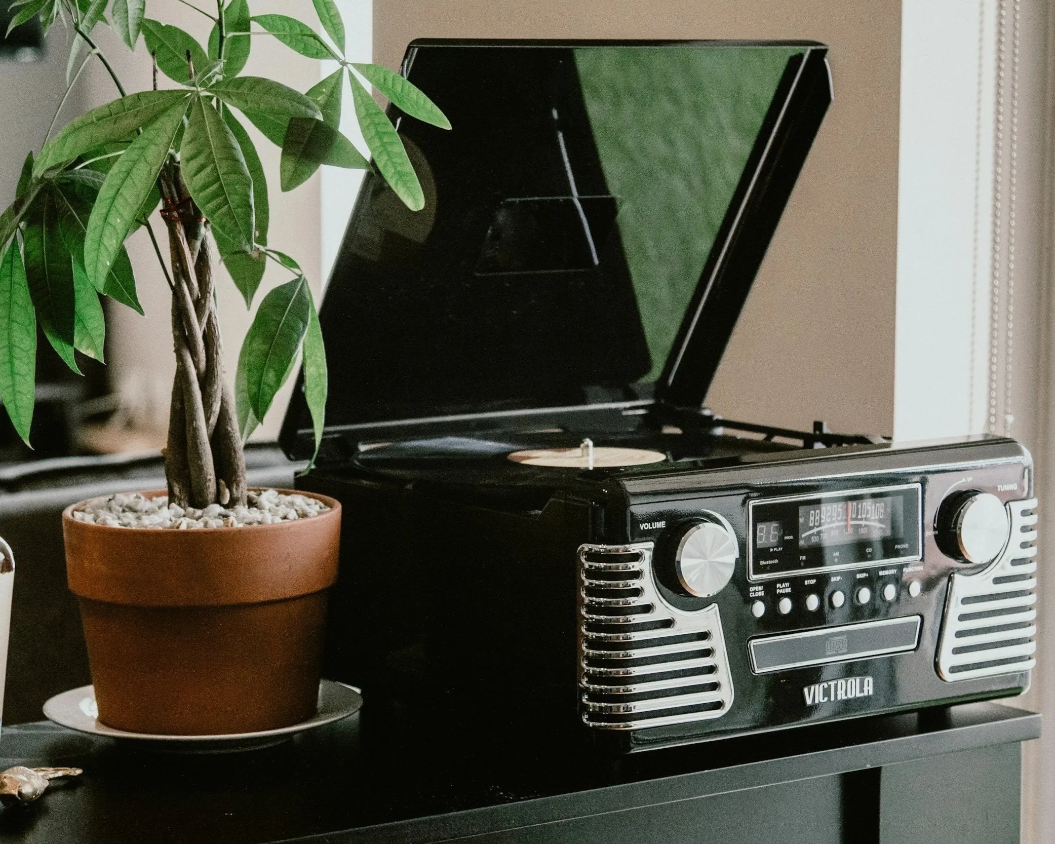 Arts |  Boomer Music: Classic 60's & 70's Rock w/ Robert (Bob) B.