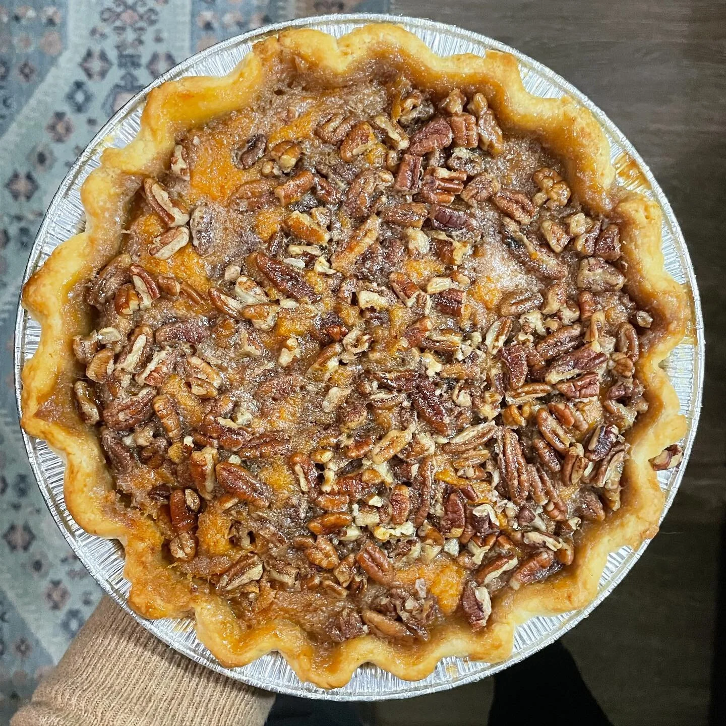 SWEET POTATO PRALINE PIE: she&rsquo;s on the Thanksgiving menu at Thistlessummit.com. If sweet potato and pecan pies had an absolutely objectively adorable (delicious) baby. Have you ever tried SP pie? It&rsquo;s very close to pumpkin pie but just an