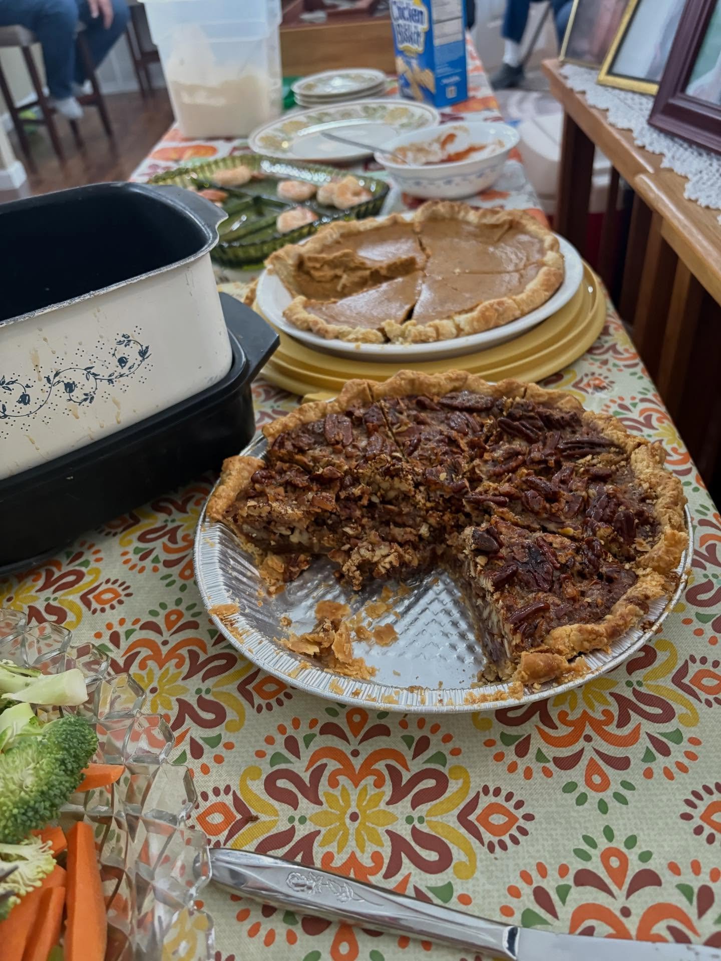 Wowowow: Happy Thanksgiving 🥧

After a month of scheming, plotting, logisticizing, prepping, screaming into the void, accepting help from others, and finally finally baking&mdash; 65* pies made it to your tables and it literally brings tears to my e