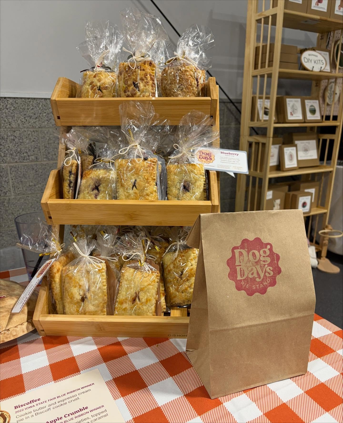 We are in the throes of pie season my friends!! Straight from the Pawliday Market into Thanksgiving prep to get your holiday desserts to the table. Kitchen in a permanent state of cinnamon and nutmeg (complimentary, obviously) and my feet and fingies