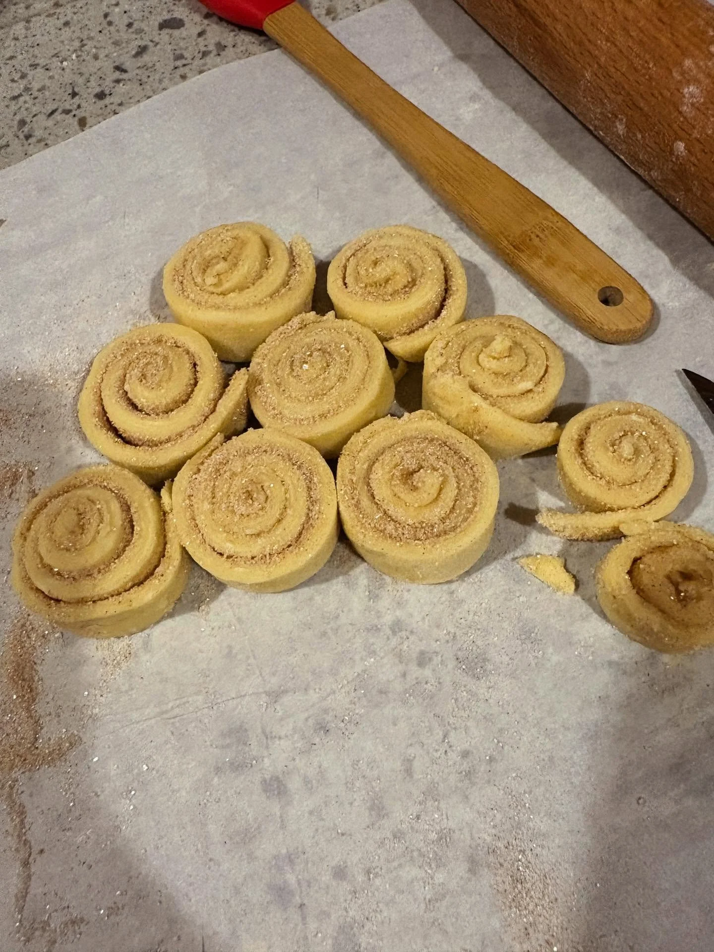 Welcome back to the late night baking chronicles ✌🏻👽 I HATE&mdash; HAAAAATE&mdash; when my main food group, butter, goes to waste. All those lil pie dough scraps just have nowhere to go and it is tragic. Cue grandma&rsquo;s old no-waste trick: cinn