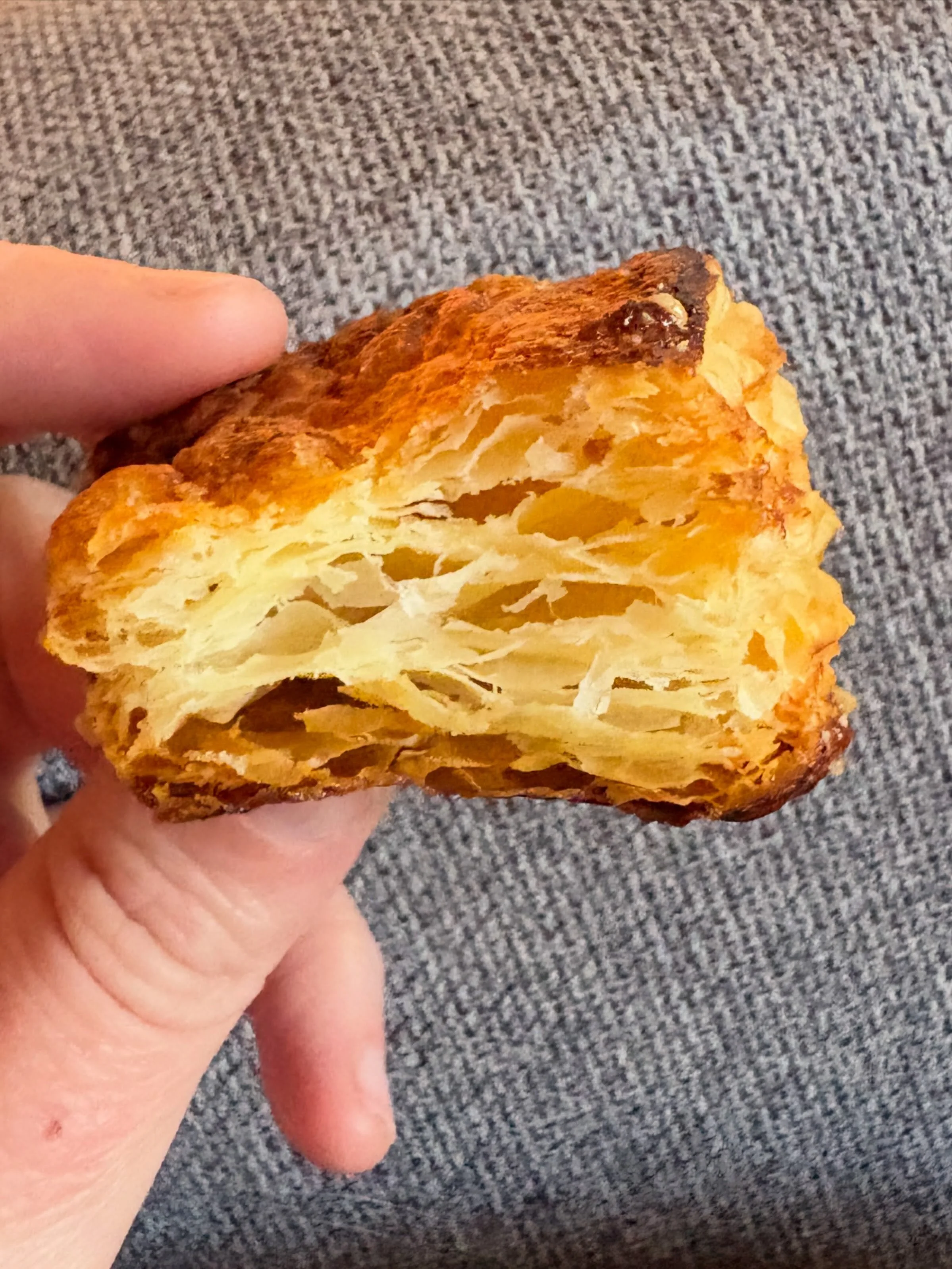Just a perfect bite 😘 schedule updates as we head into late summer: our last market day at Daisy Chain will be on 8/29, but catch @thistlessummit there the next two Saturdays! Custom orders are always available, DM or email. And swing by Daisy Chain