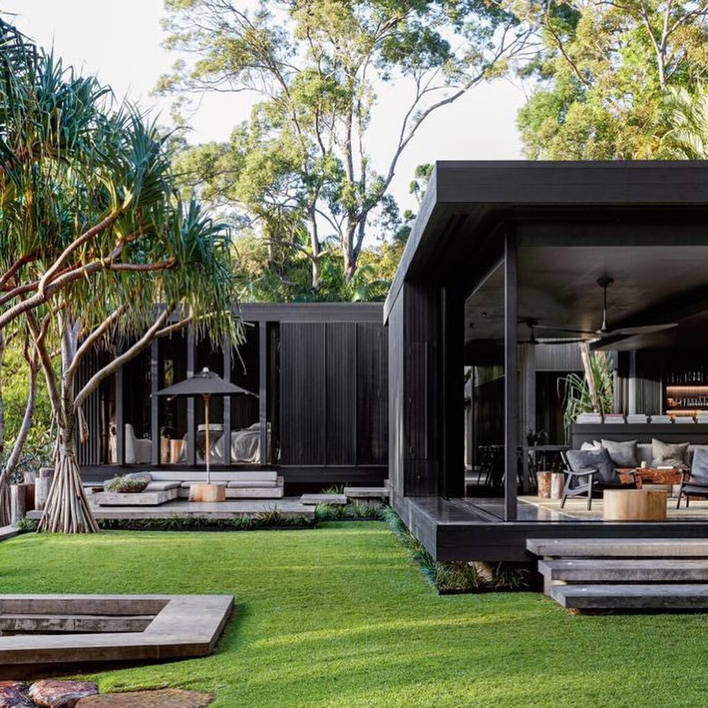 Just in case you wanted a snoop inside this gorgeous house as much as we did... 
I'm sure you've seen it. At the start of Noosa National Park, it is one of our local favourites. &quot;Boonburrh&quot; designed by local (we still call you local, Frank)