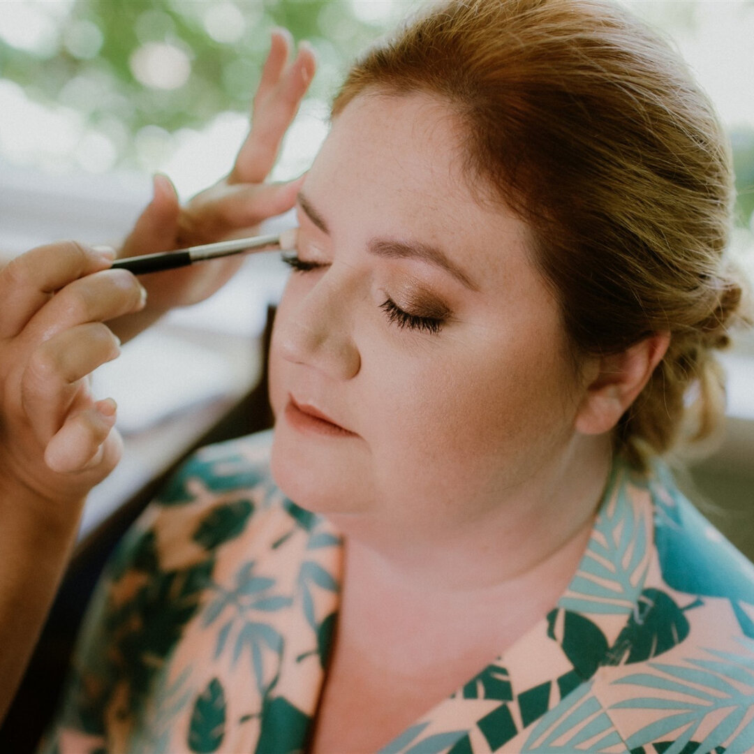 ✨ JEN ✨ my beautiful bride Jen requested a more glam look for her day. I love how her hair really made the eyeshadow pop! ​​​​​​​​​

#bride #bridalmakeup #bridalmua #travellingmua #camua #2023brides #makeup #beauty #makeupartist #style #makeupinspo #