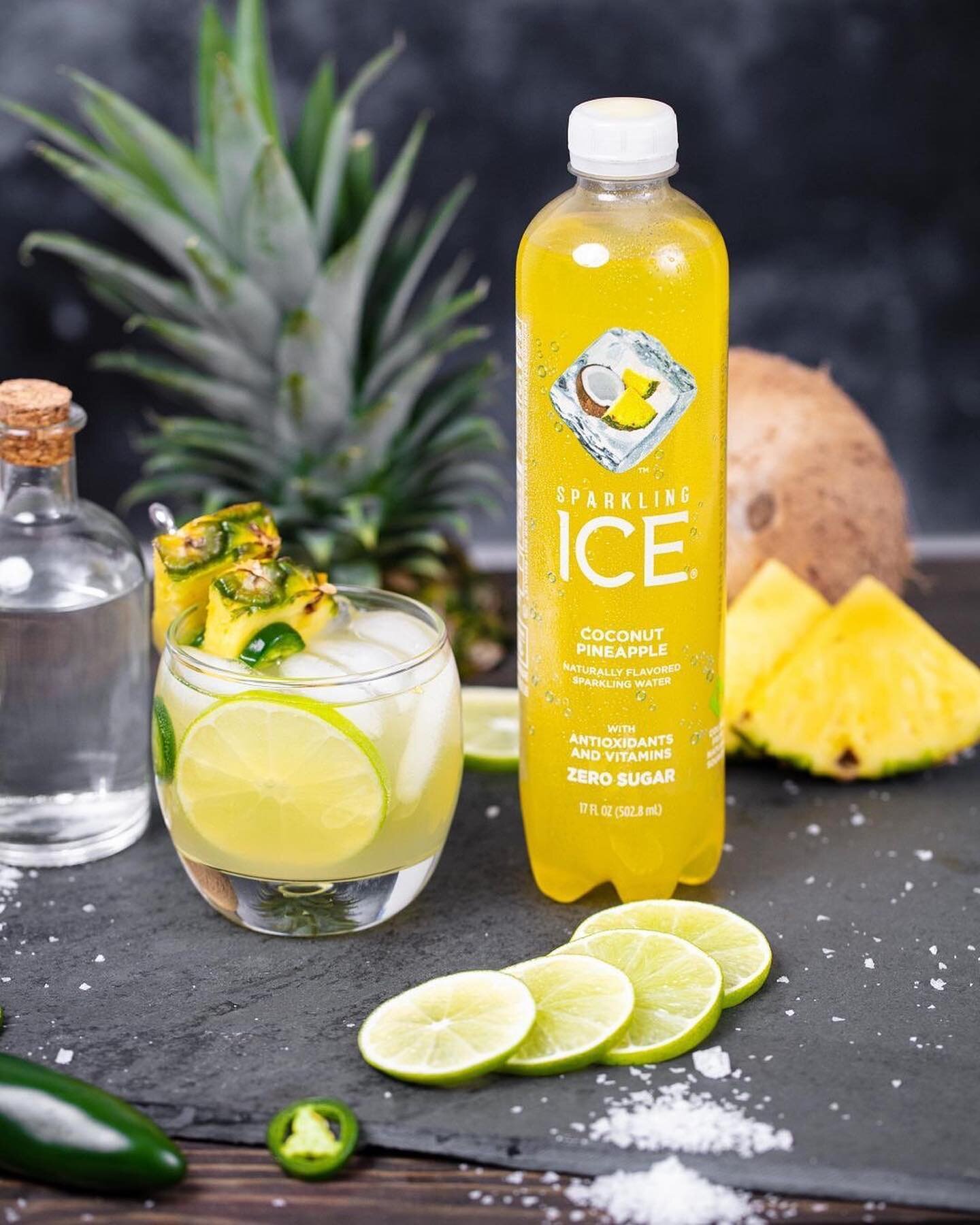 @SparklingIce It&rsquo;s the weekend and this Spicy Coconut 🥥 Pineapple 🍍 Margarita is just what you needed. 😉😎 @YourCommissary 

#SparklingIceLife #FlavorForAll #ZeroSugar #margaritas #beverage #pineapple #coconut #theweekend #party #mellow #chi