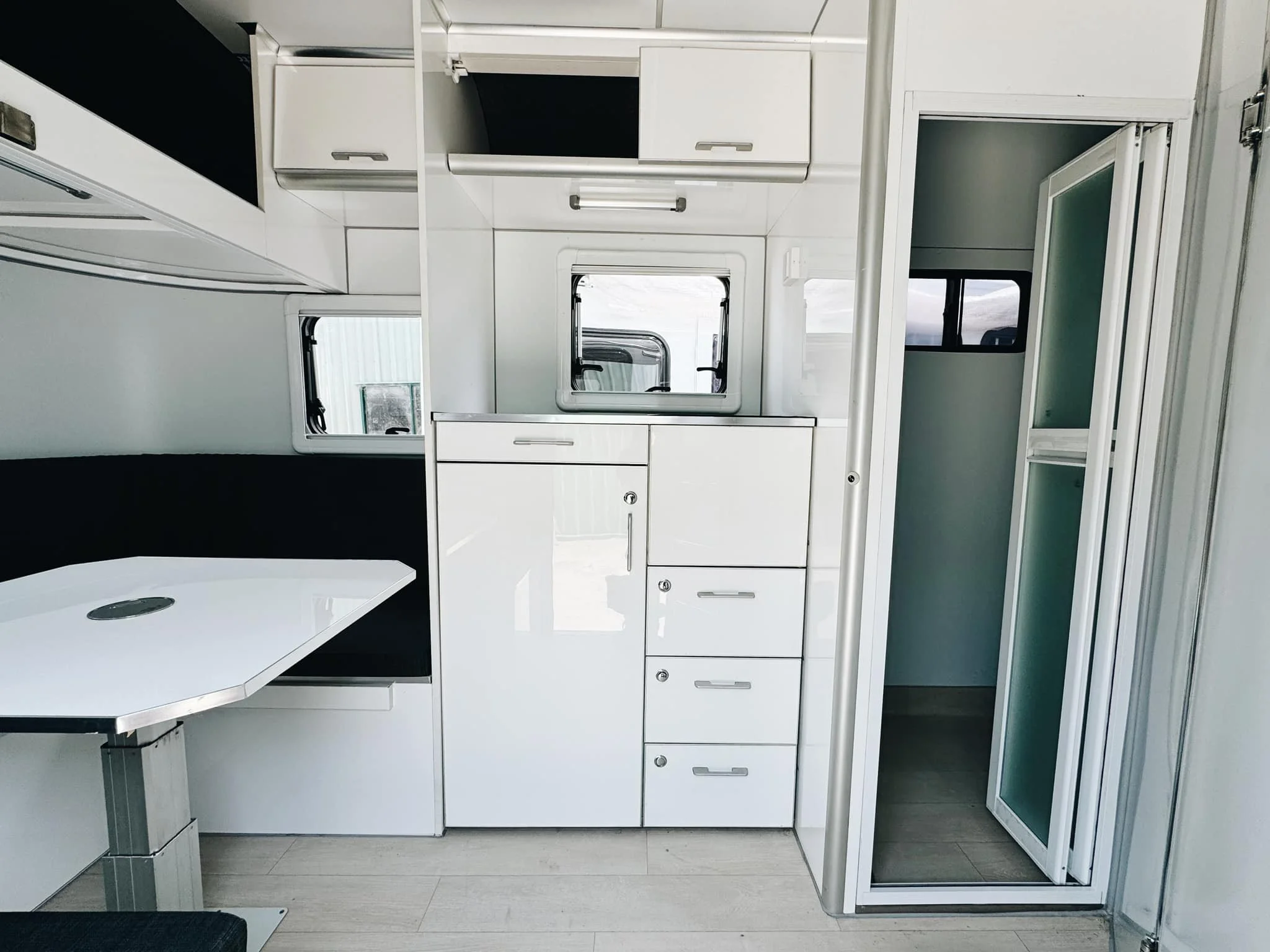 2HAL Torque White Silver Interior White 5.jpg