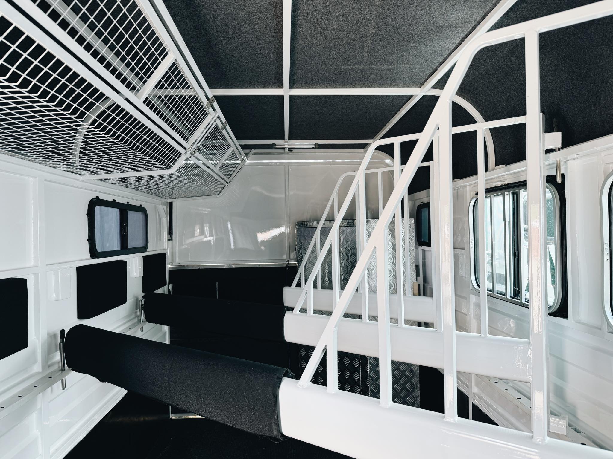 3HAL Deluxe Grey Black 7.jpg