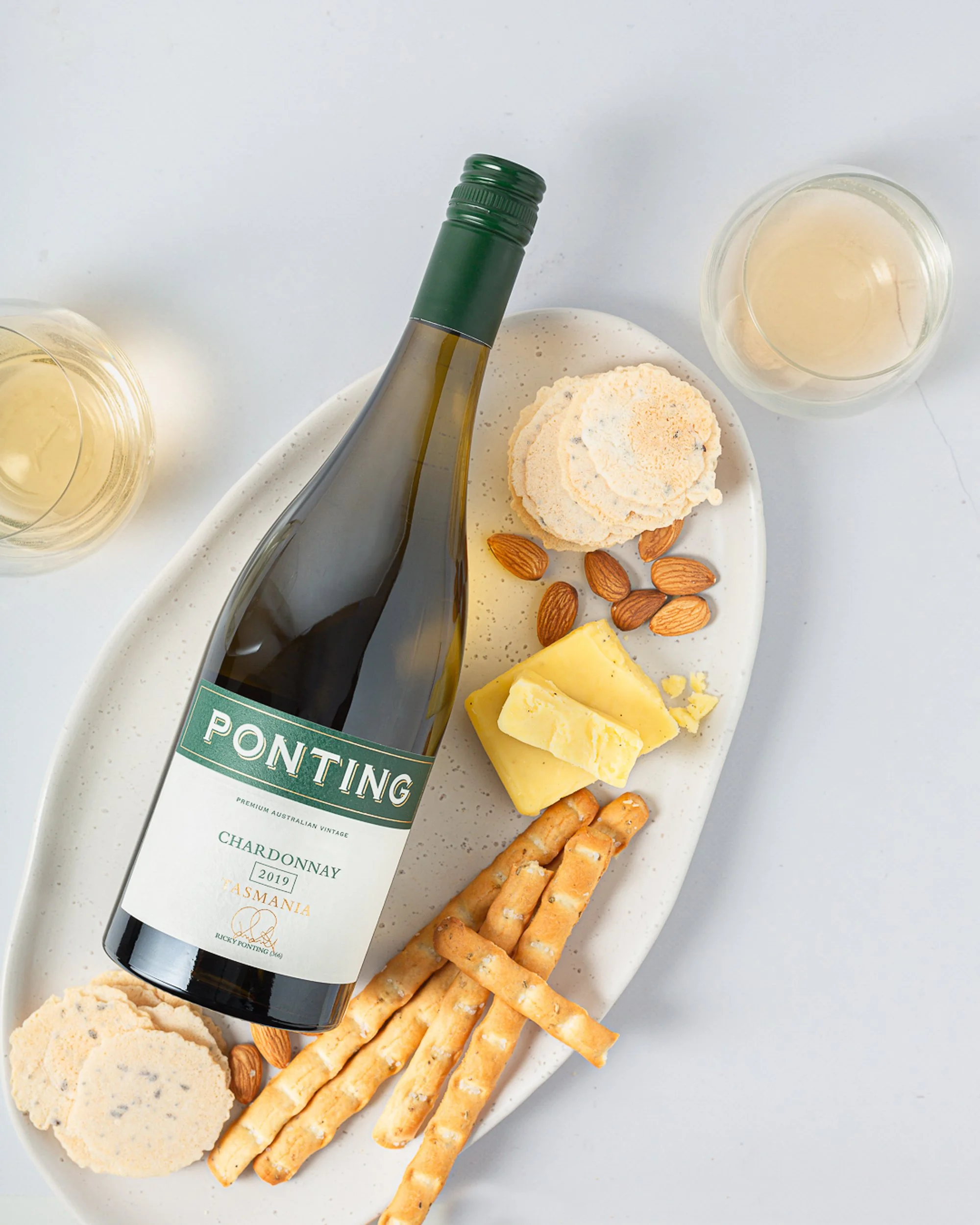 Ponting_Wines_Chardonnay_Flatlay.jpg