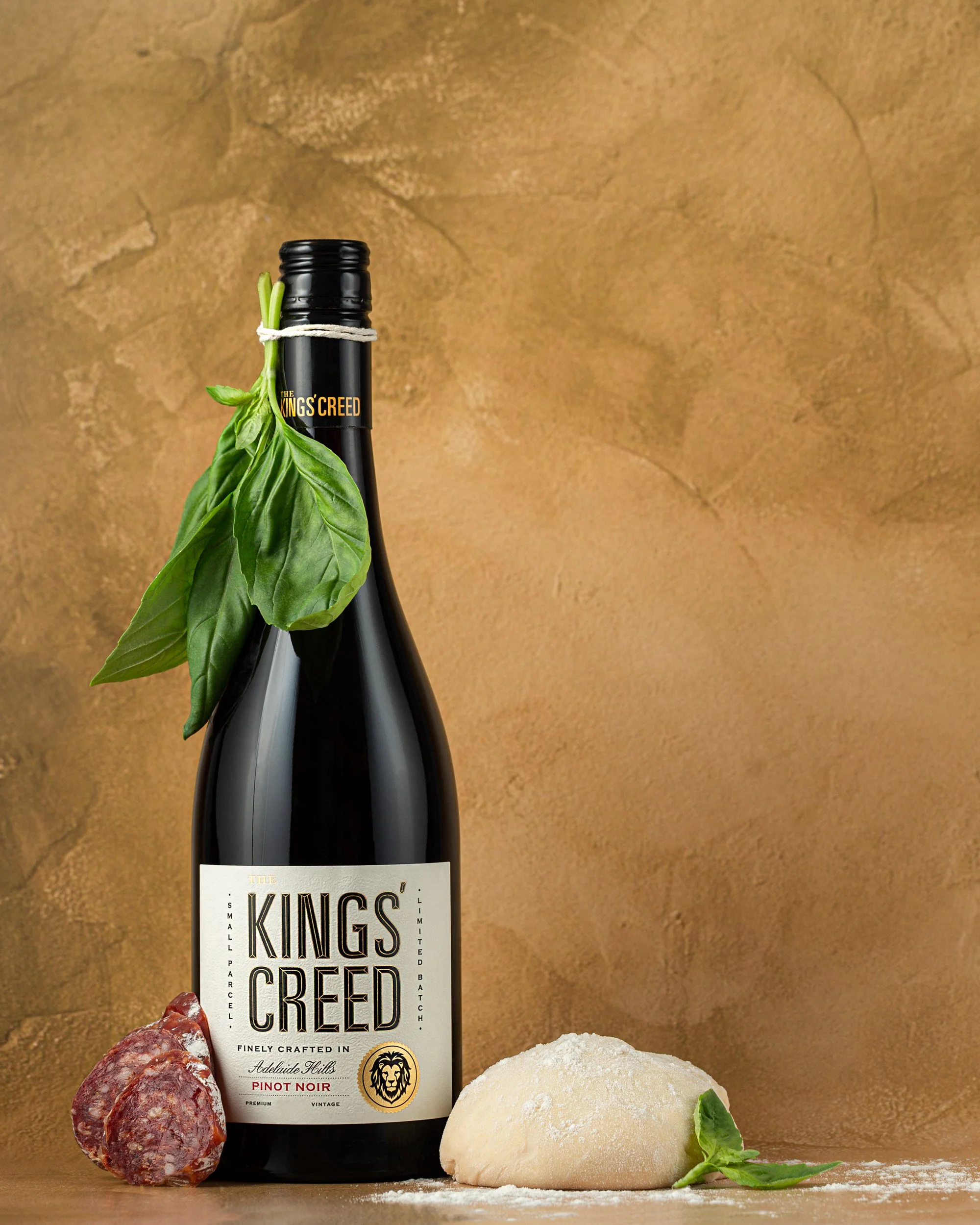 Kings_Creed_Pinot_With_Pizza.jpg