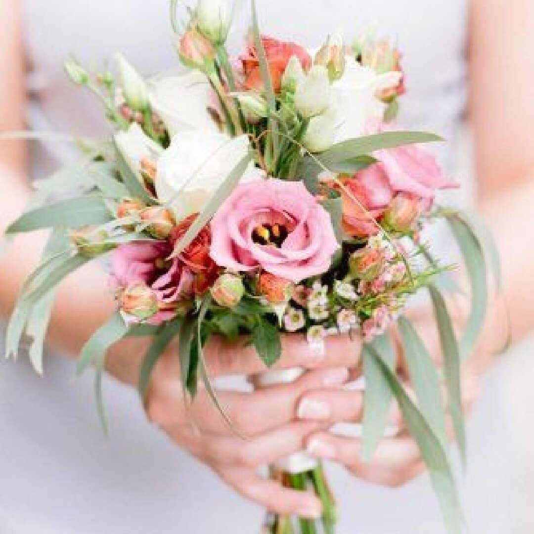 Some of my favourite new trends that I am seeing this year!

1. Smaller hand-held bouquets for a softer look and feel
2. Colorful d&eacute;cor
3. Broken arches or multi-piece structures for your ceremony

What else are you seeing for trends this year