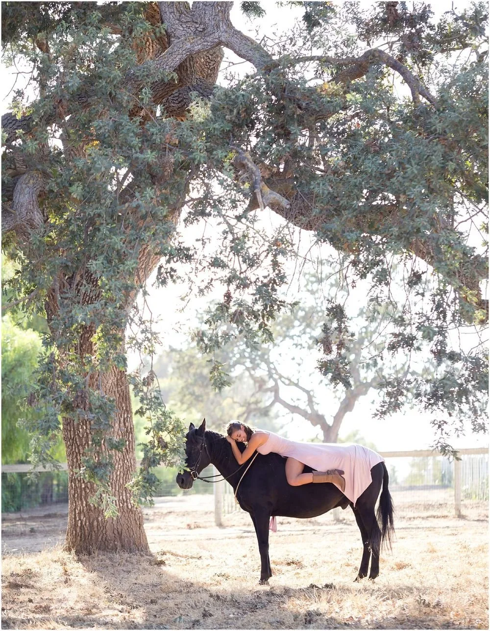 luciakielportraits-senior-portrait-santa-barbara-hourse_0004-ID-5c0a2ef0-83f4-414a-f7c7-ce44f5791aa3.jpg