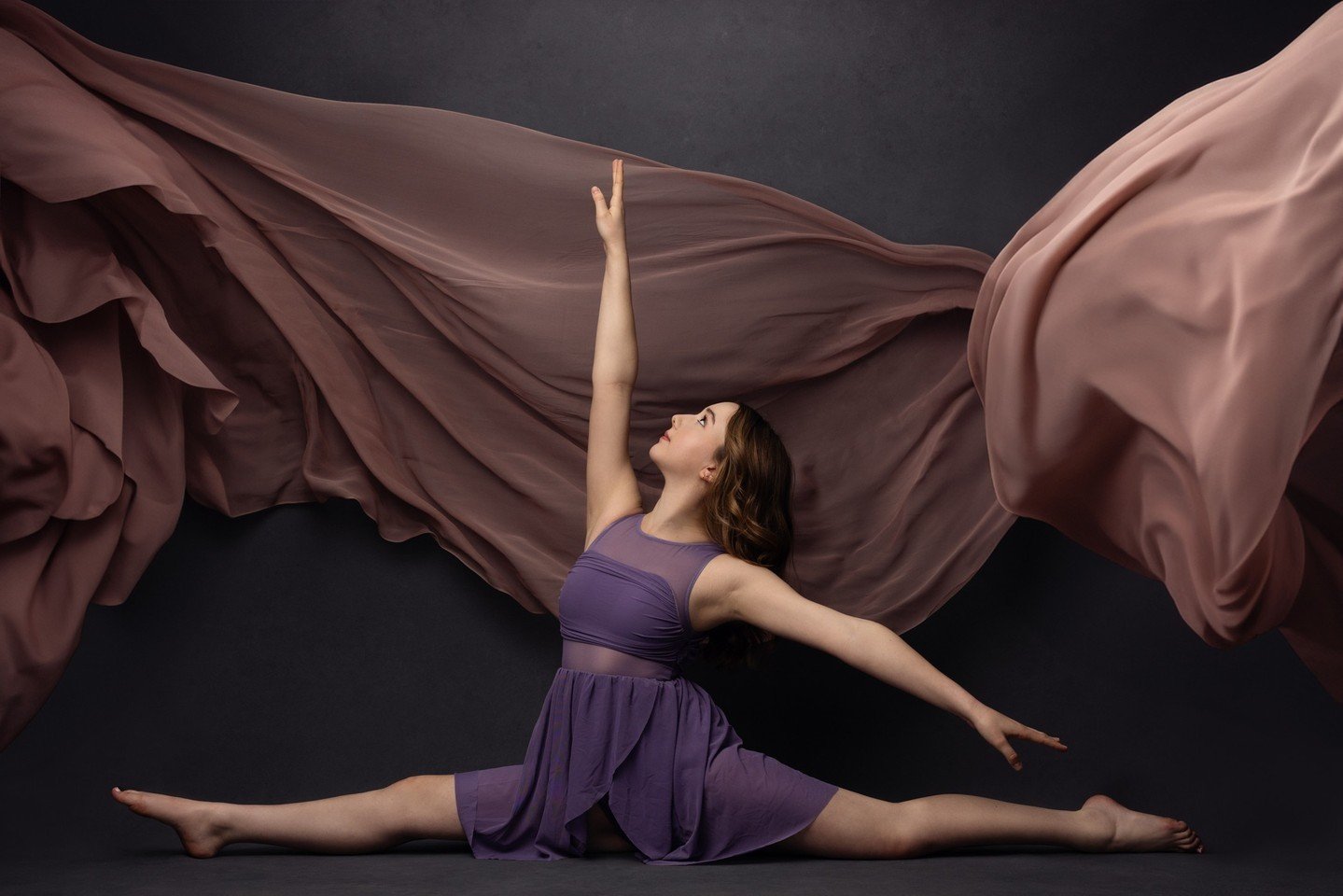 Sofia shines with beauty and poise, a true inspiration as a ballerina. 🌟🩰 #BalletGrace