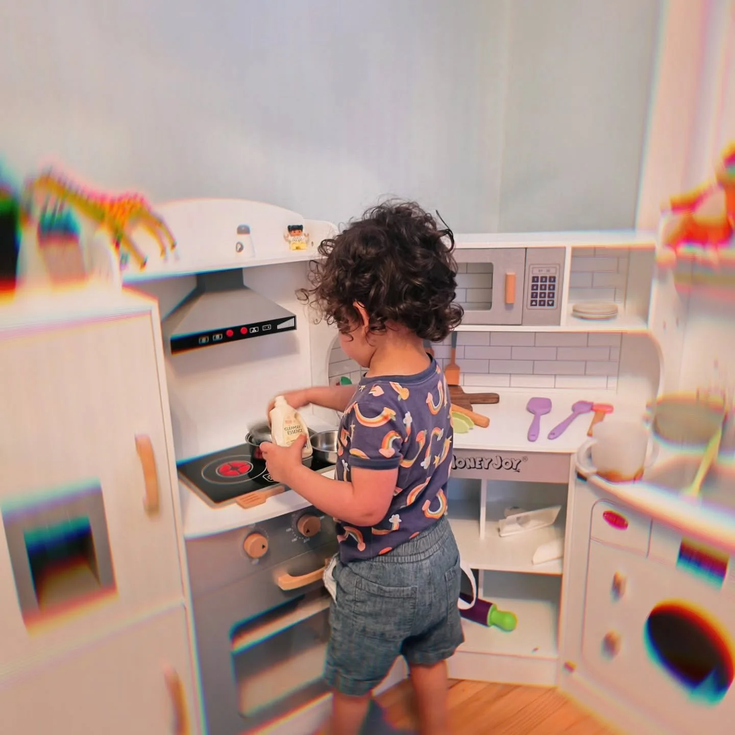 One of the things I knew early on in my pregnancy was that no matter what I wanted this kid to have a really fun play kitchen. My amazing mom/his awesome Gramma got him a dream kitchen and he is having the kind of fun I wish we could all have right n