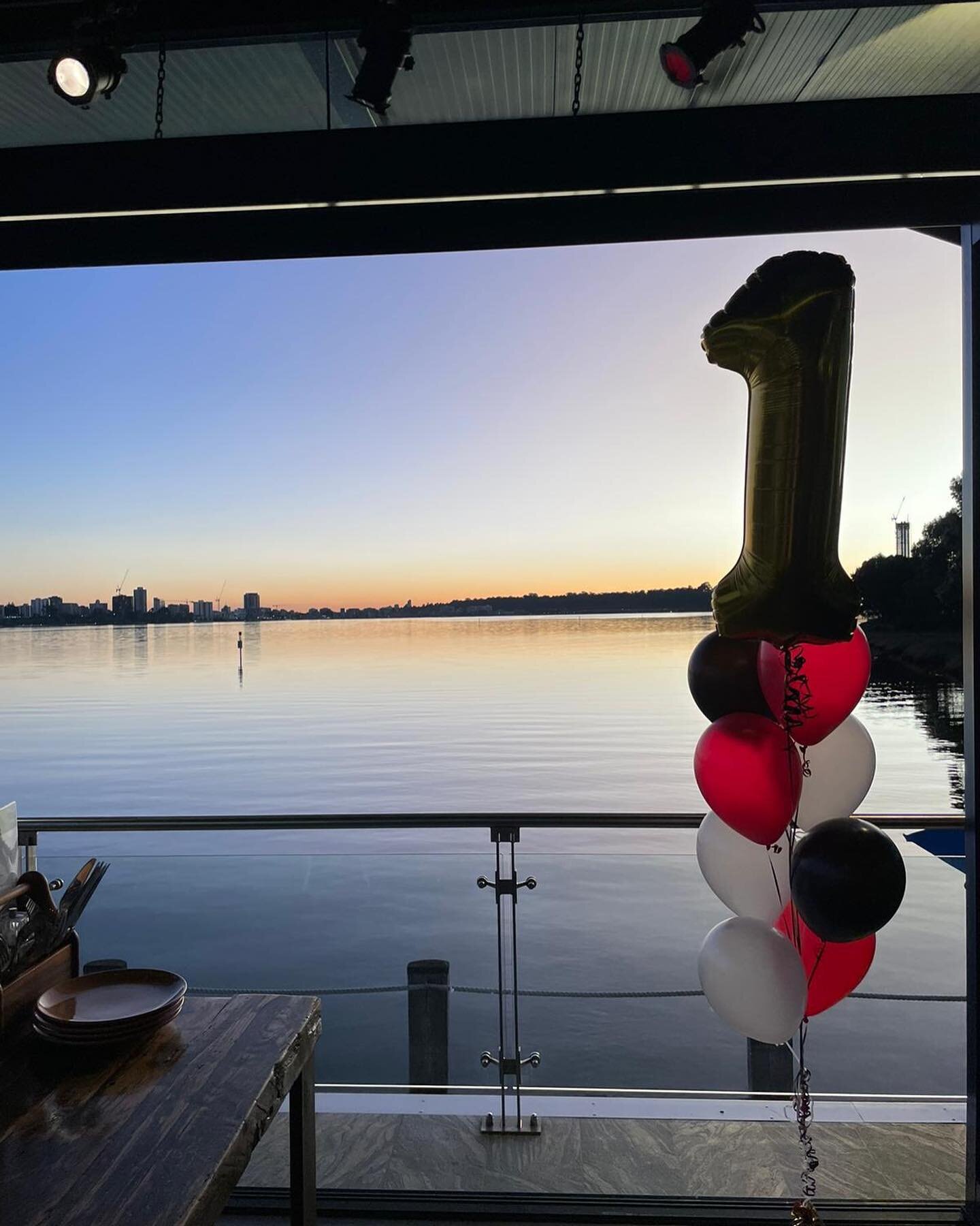 About last night&hellip;.

Thanks to all the incredible people that joined us for our first birthday!
.
.
.
#perthpub #perthbrewery #longneckbrewery #cityofperth #perthsunset #perthbeersnobs #cheers #perthbeers #swanriver #justanotherdayinwa #westisb