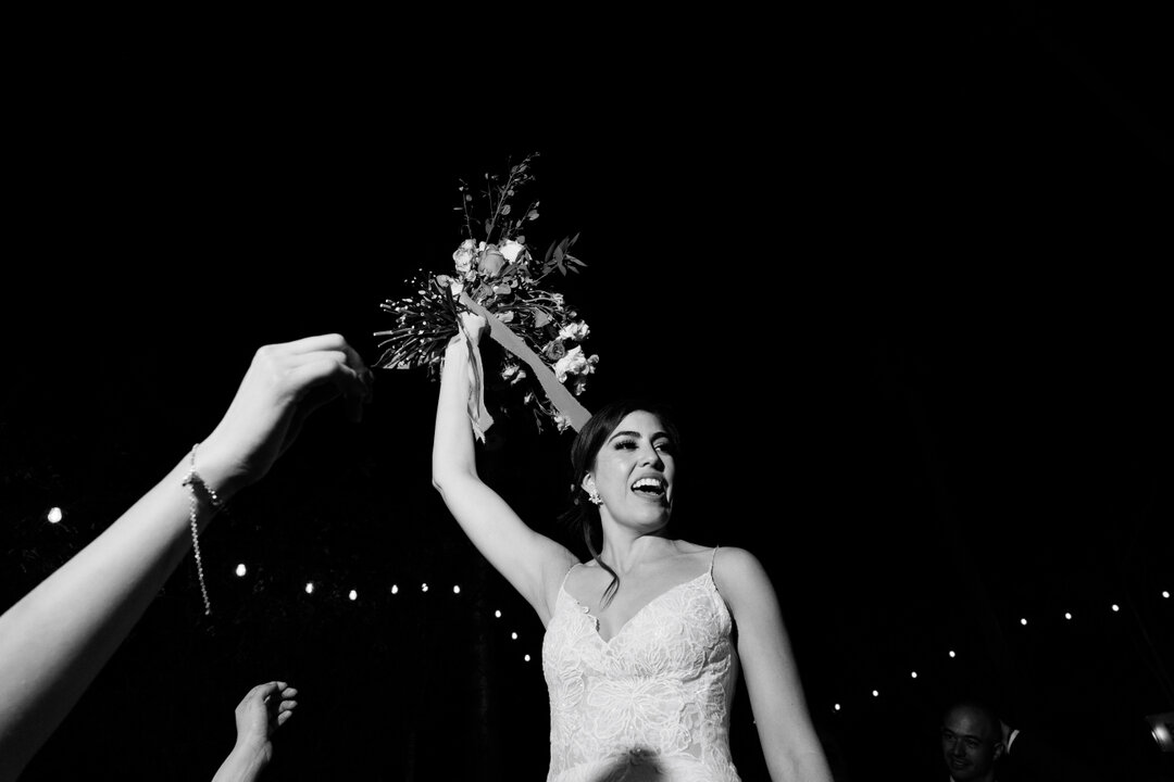 3..2..1 ✨​​​​​​​​​&middot;
&middot;
&middot;
#ramo #tradicionesdeboda #primerbaile #celebrandoelamor #firstdance #weddingparty #weddingvenues #celebratinglove #fotografodebodas #weddingphotographer #inquadratura #fotografiadebodas #weddingphotography
