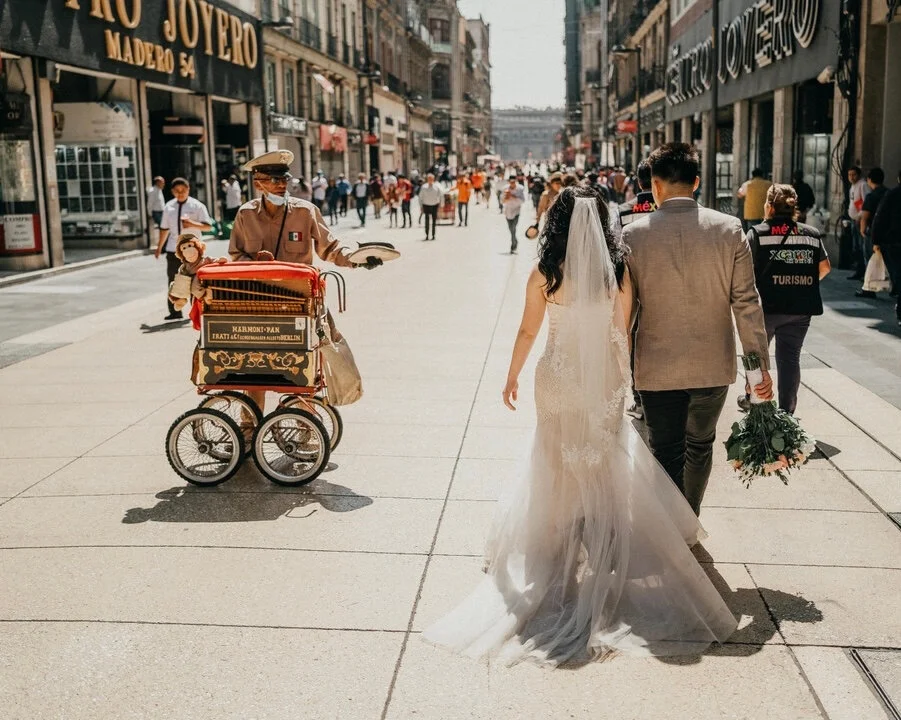 A trip to Mexico - Part 3 - Organillero⁣&middot;
&middot;
&middot;
#trashthedress #dayafterphotoshoot #reciencasados #justmarried #brideandgroom #bridedress #vestidodenovia #fotografodebodas #weddingphotographer #inquadratura #fotografiadebodas #wedd