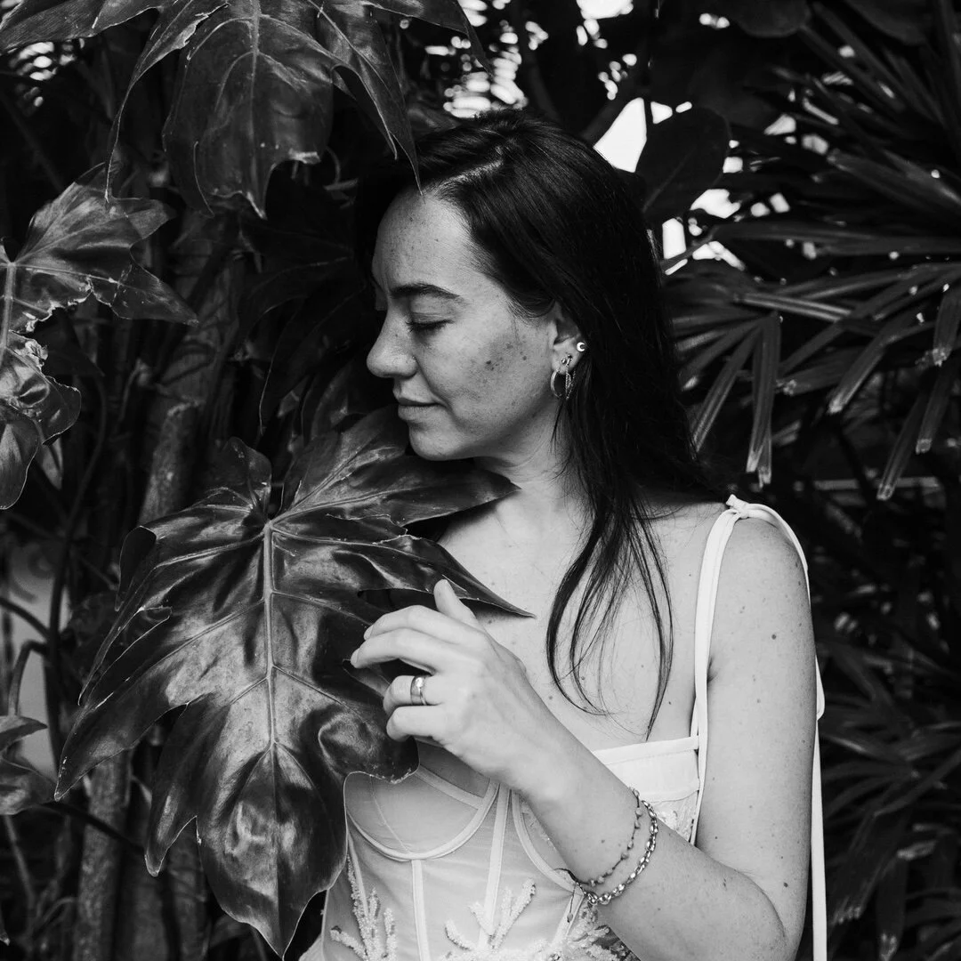 Perfecto balance ⁣&middot;
&middot;
&middot;
#trashthedress #dayafterphotoshoot #reciencasados #justmarried #brideandgroom #bridedress #vestidodenovia #fotografodebodas #weddingphotographer #inquadratura #fotografiadebodas #weddinginspiration #weddin