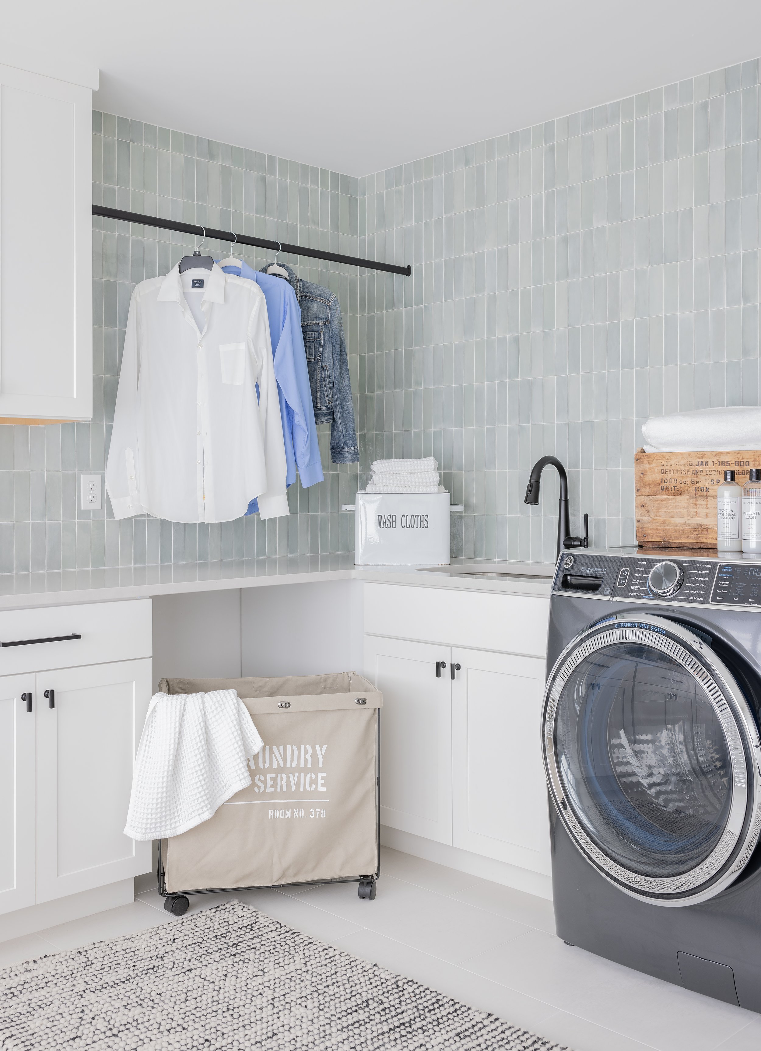 Bluemead Massachusetts farmhouse interior designer