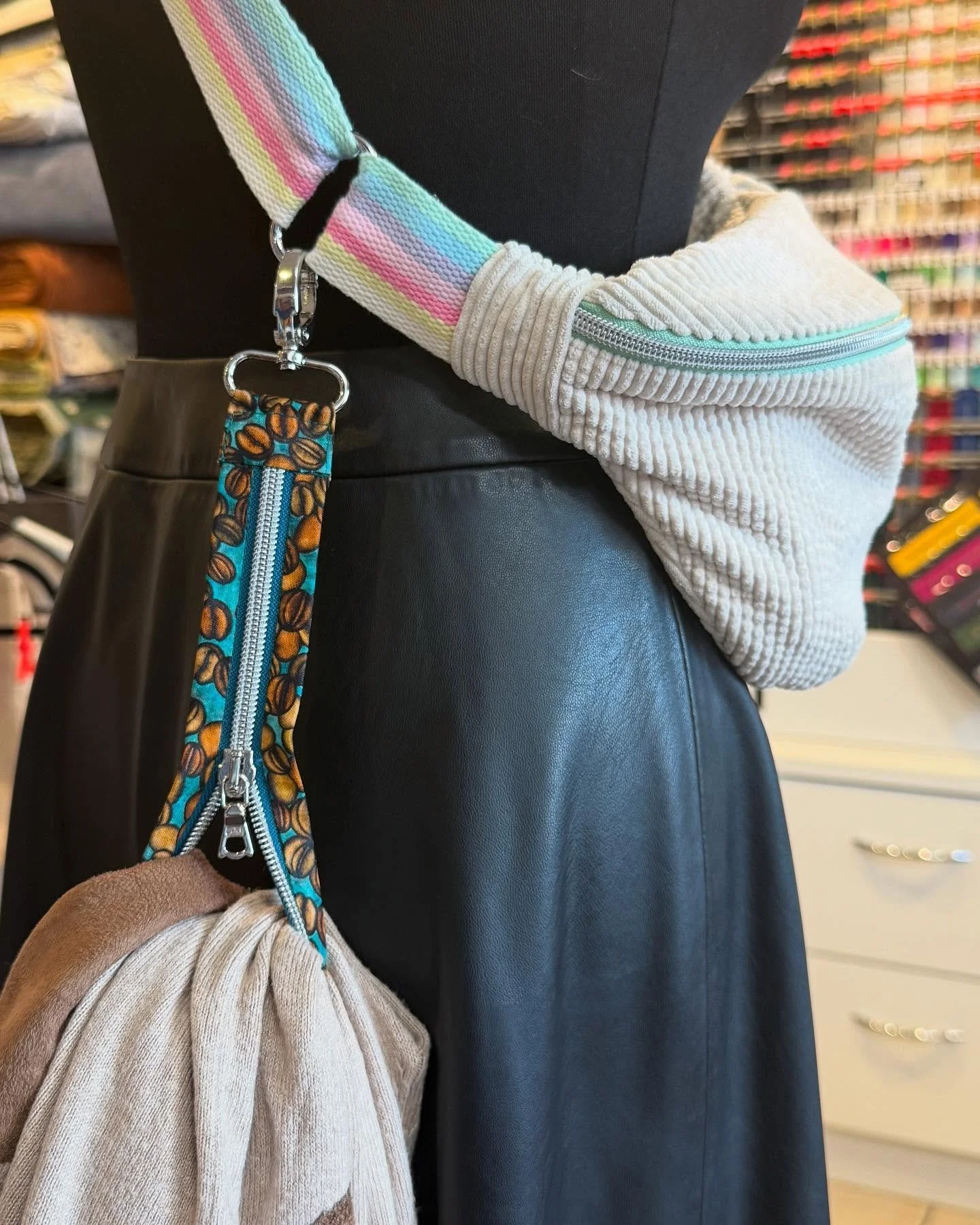 NEU: Diverse Towel-Clips jetzt erh&auml;ltlich im Stoffreich Stans f&uuml;r Fr. 18.-.

@stoffreichstans.ch #towelclip #cliphaken #jackenhalter #towelholder #stoffreich #stans #nidwalden