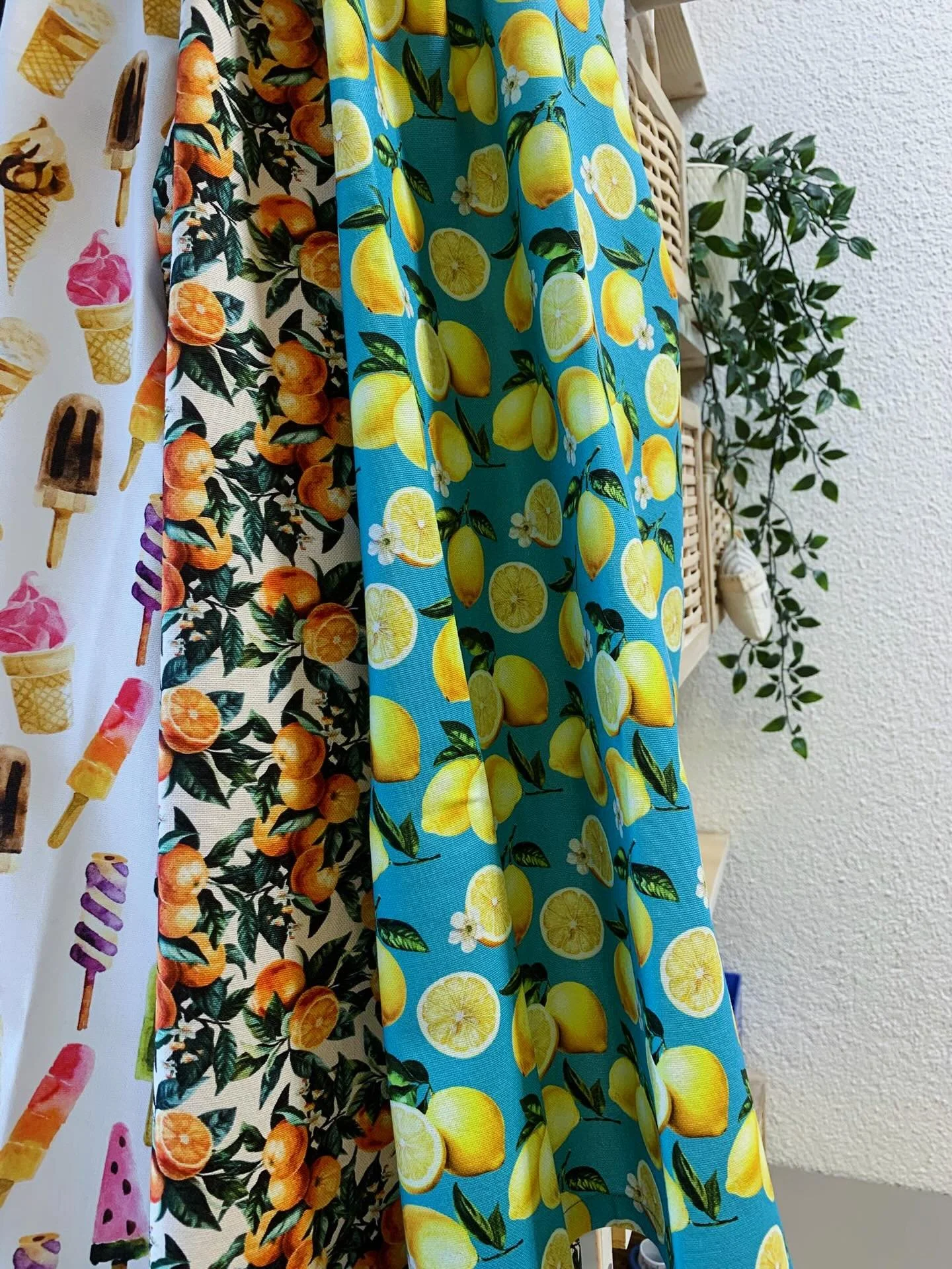 K&uuml;chent&uuml;cher vom Stoffreich Stans - Jetzt auch erh&auml;ltlich bei @bliomaemeitli_gmbh in Lungern.