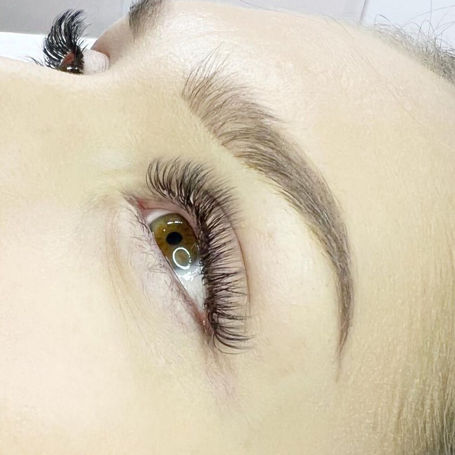 Excited to announce our amazing lash tech Lilla&hellip;

Hybrid lashes combine both classic and volume techniques in one set of lashes creating a non-uniform, textured look. The  mixture of classic and volume lashes are used to create a look that is 