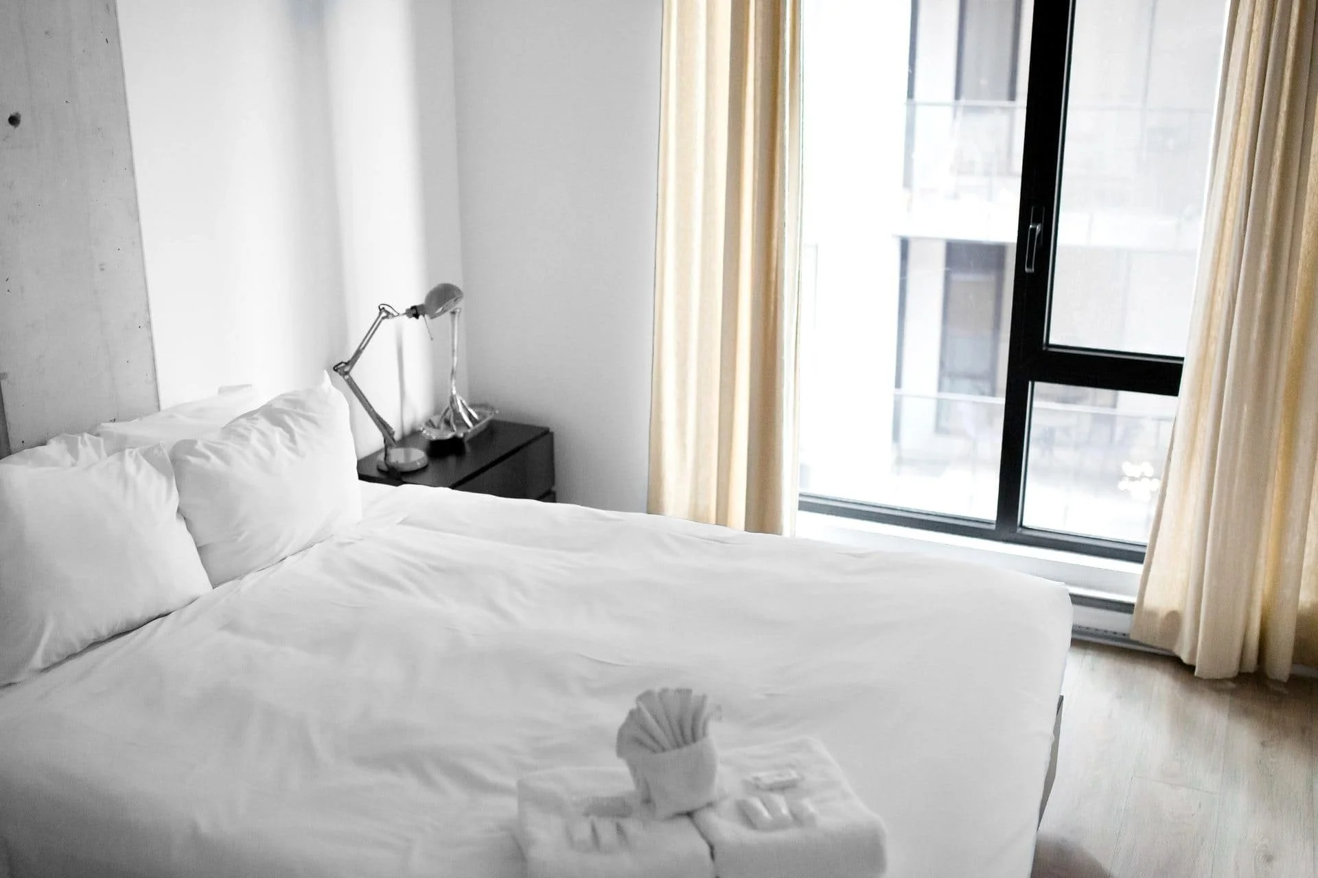 How to Make Your Bed Comfortable Like a Hotel — Miss Tea Positive