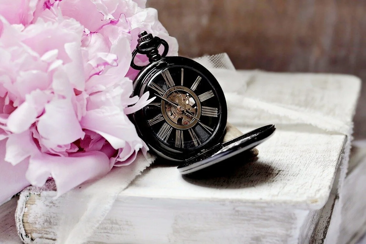 clock-and-book-ways-to-practice-productive-procrastination_017.jpg
