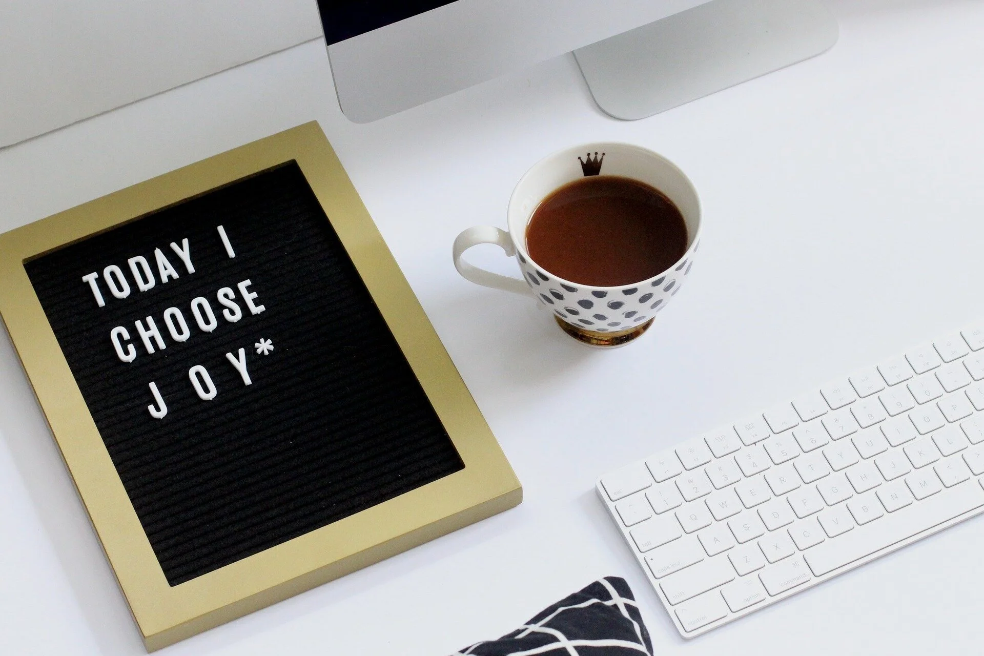 Positive Lifestyle Guide: 17 Life-Changing Habits for Positive Living